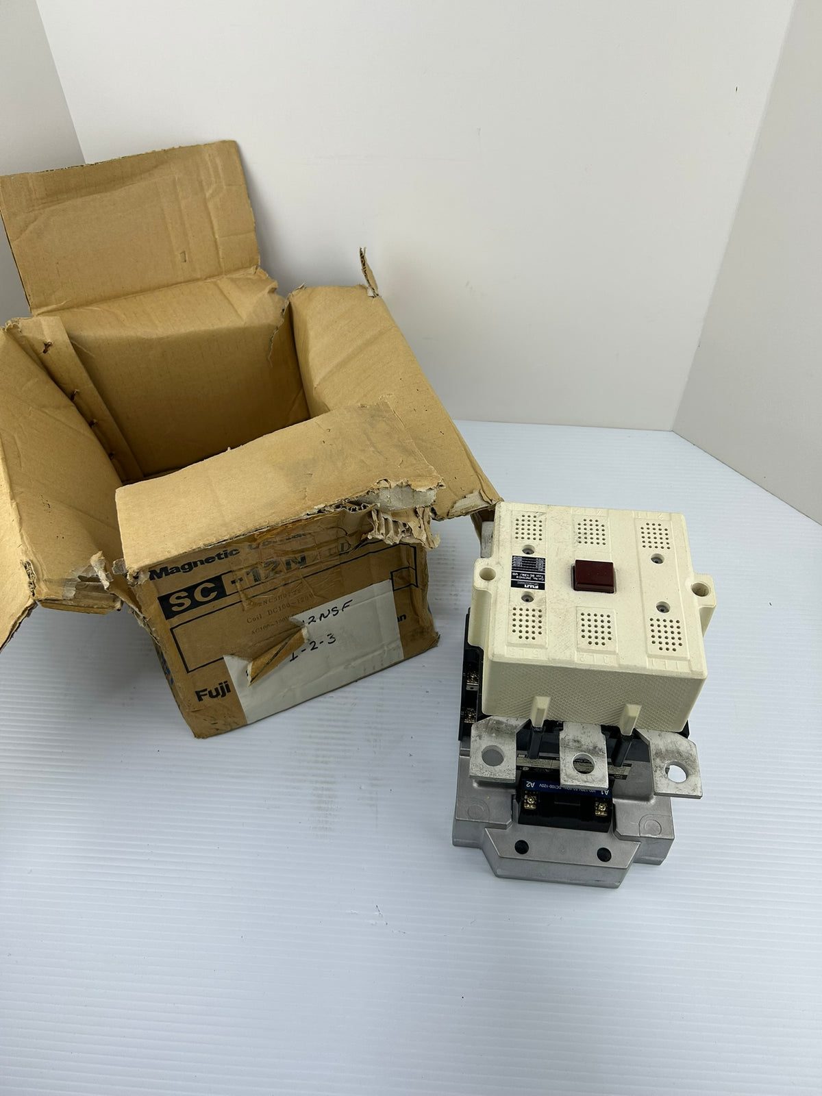 Fuji Electric SC-12N/UD 2NC5H0 Contactor 3 Pole 120V Coil 125-300HP 2NC5H0122