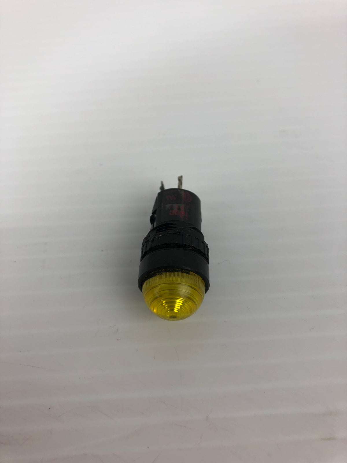Idec AP6M Yellow Pilot Light DC24V 11mA