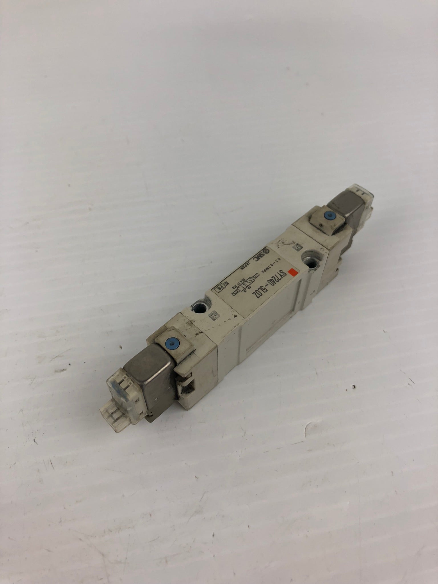 SMC SY7240-5L0Z Solenoid Valve 0.1-0.7 MPa