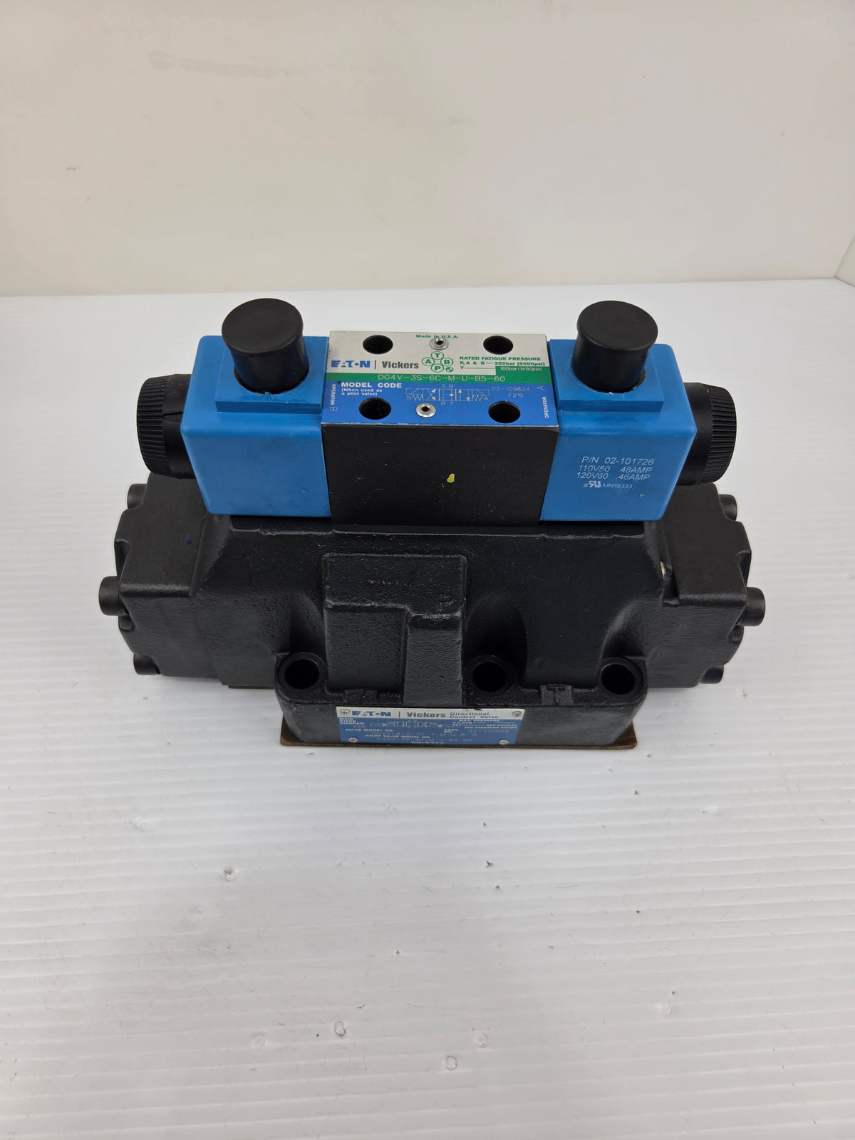 Eaton Vickers DG5V-8-S-2C-T-M-U-B-10 Directional Control Valve 02-325899