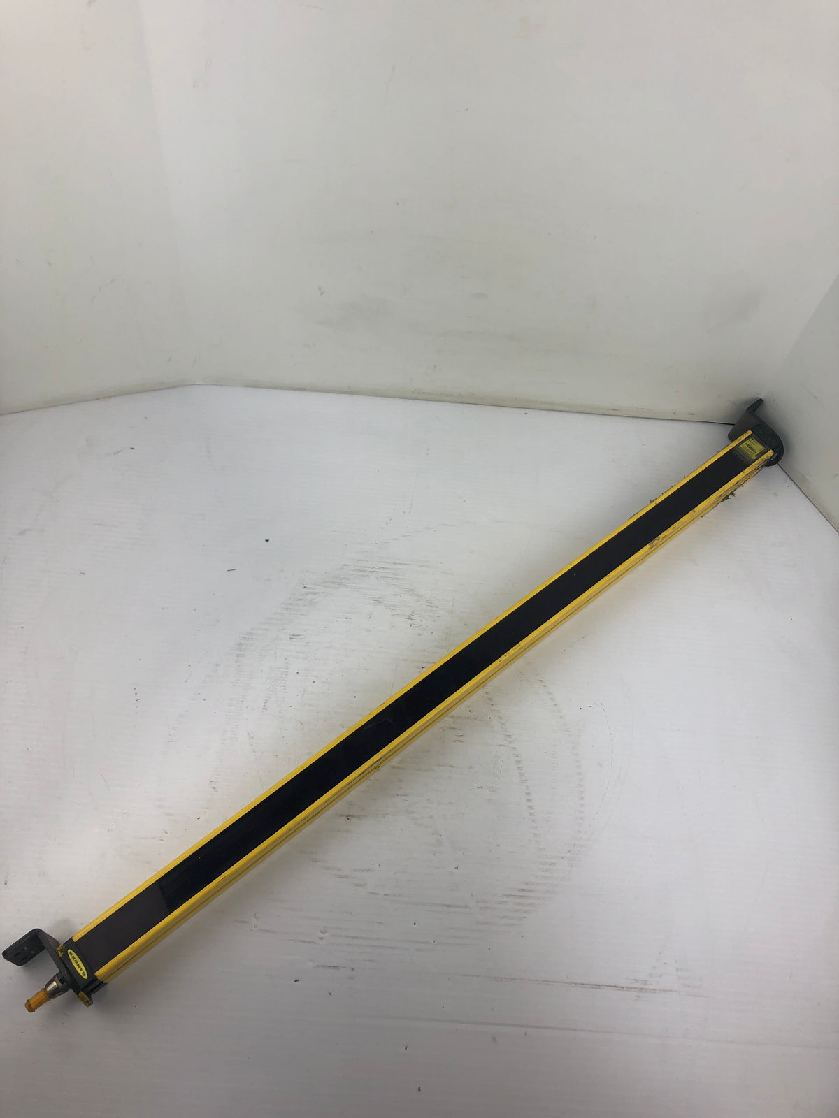 Banner EZ-Screen SLSCR30-750Q8 Safety Light Curtain Receiver