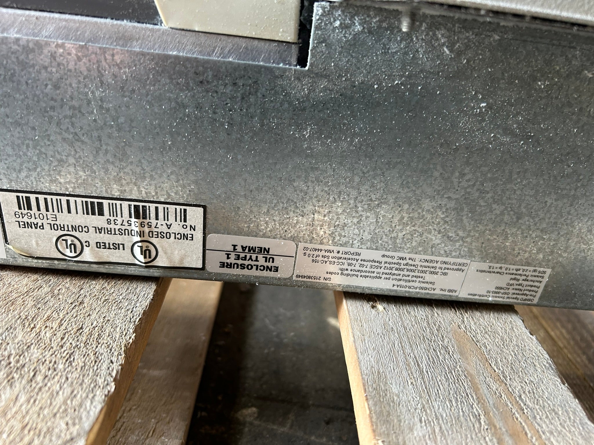 ABB ACH550-PCR-015A-4 VFD Drive 480V 3PH 10HP w/ Disconnect Switch Enclosure