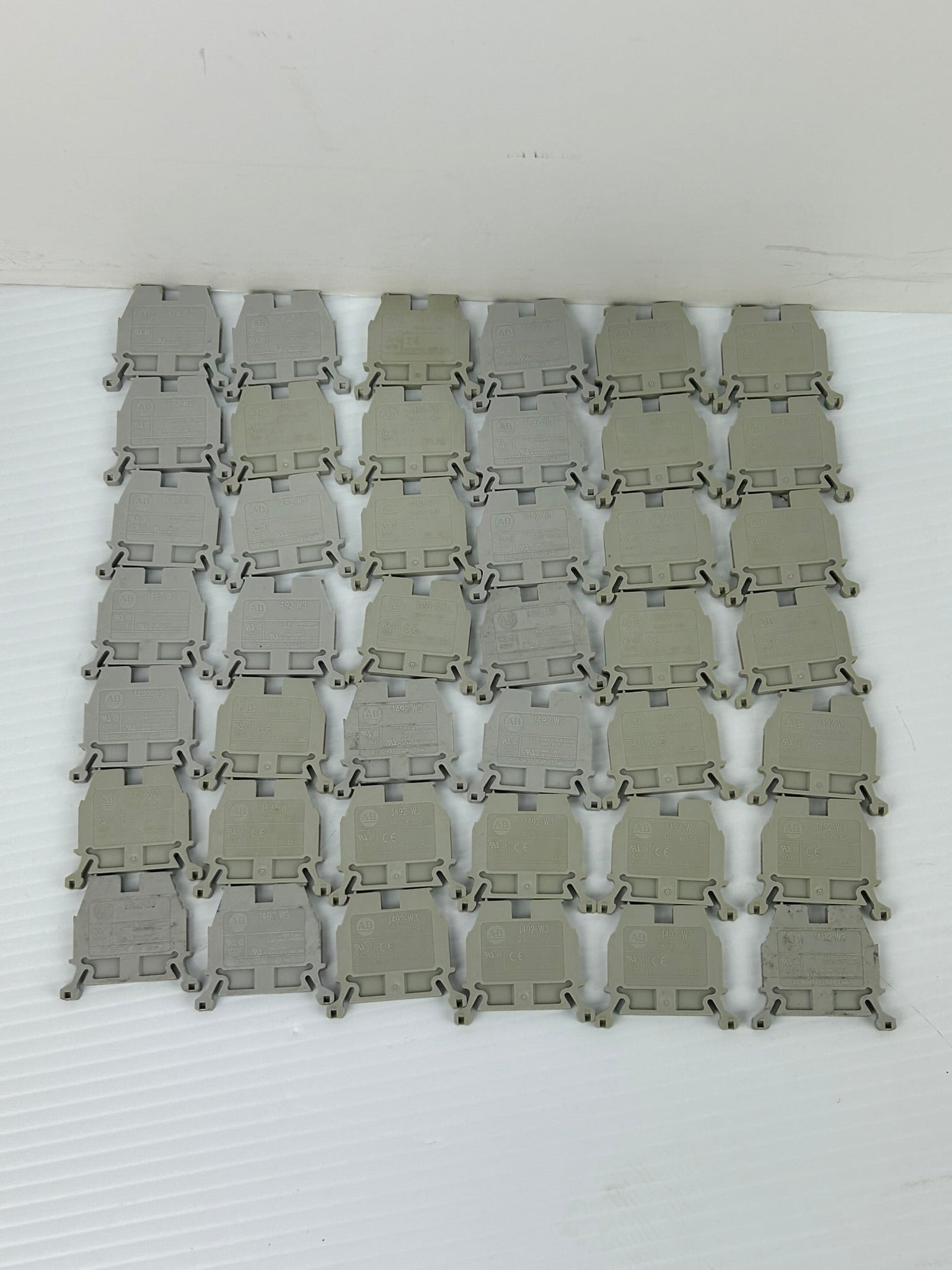 Allen-Bradley 1492-W3 Terminal Block 800V 2,5mm² - Lot of 42