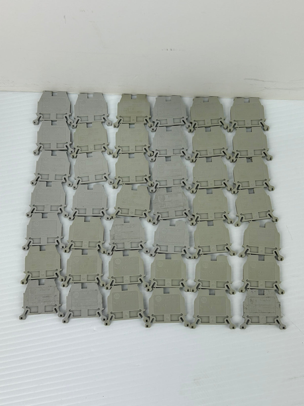 Allen-Bradley 1492-W3 Terminal Block 800V 2,5mm² - Lot of 42