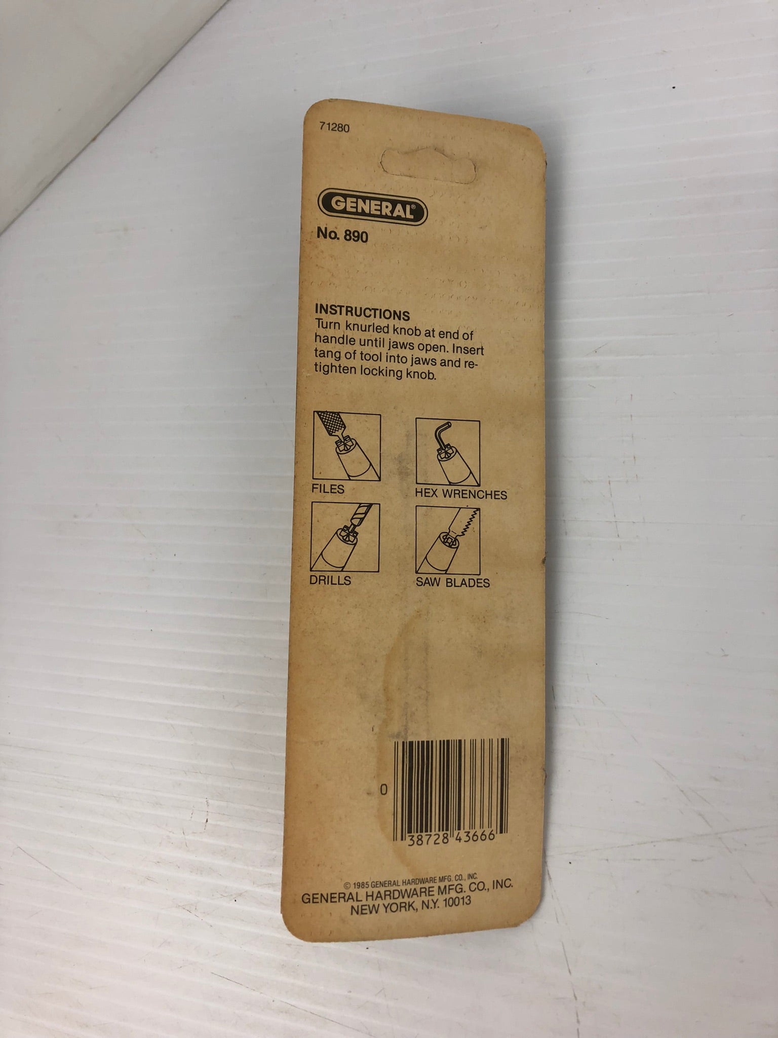 General Hardware Mfg. Co. Inc. 890 Adjustable Tool Handle