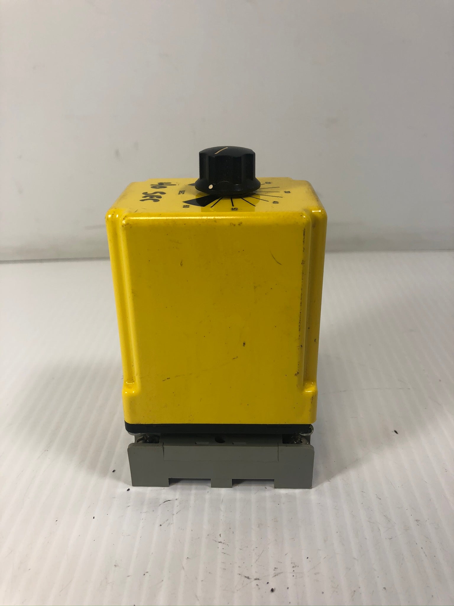 Potter & Brumfield CDB-38-70004 Time Delay Relay 240 VAC with 27E891 Socket