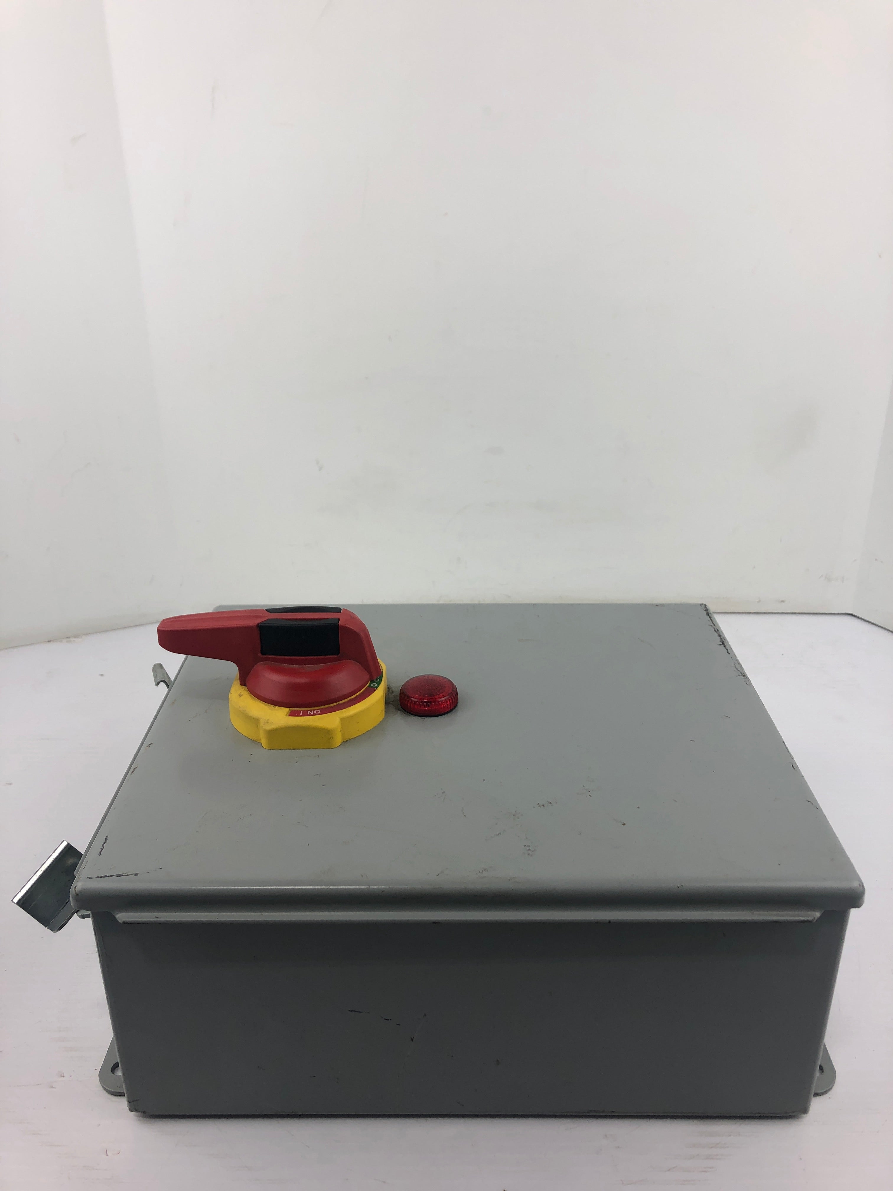 Hoffman A1210CHS Electrical Enclosure 10-1/2" x 12-1/2" Type 12,13 with Switch