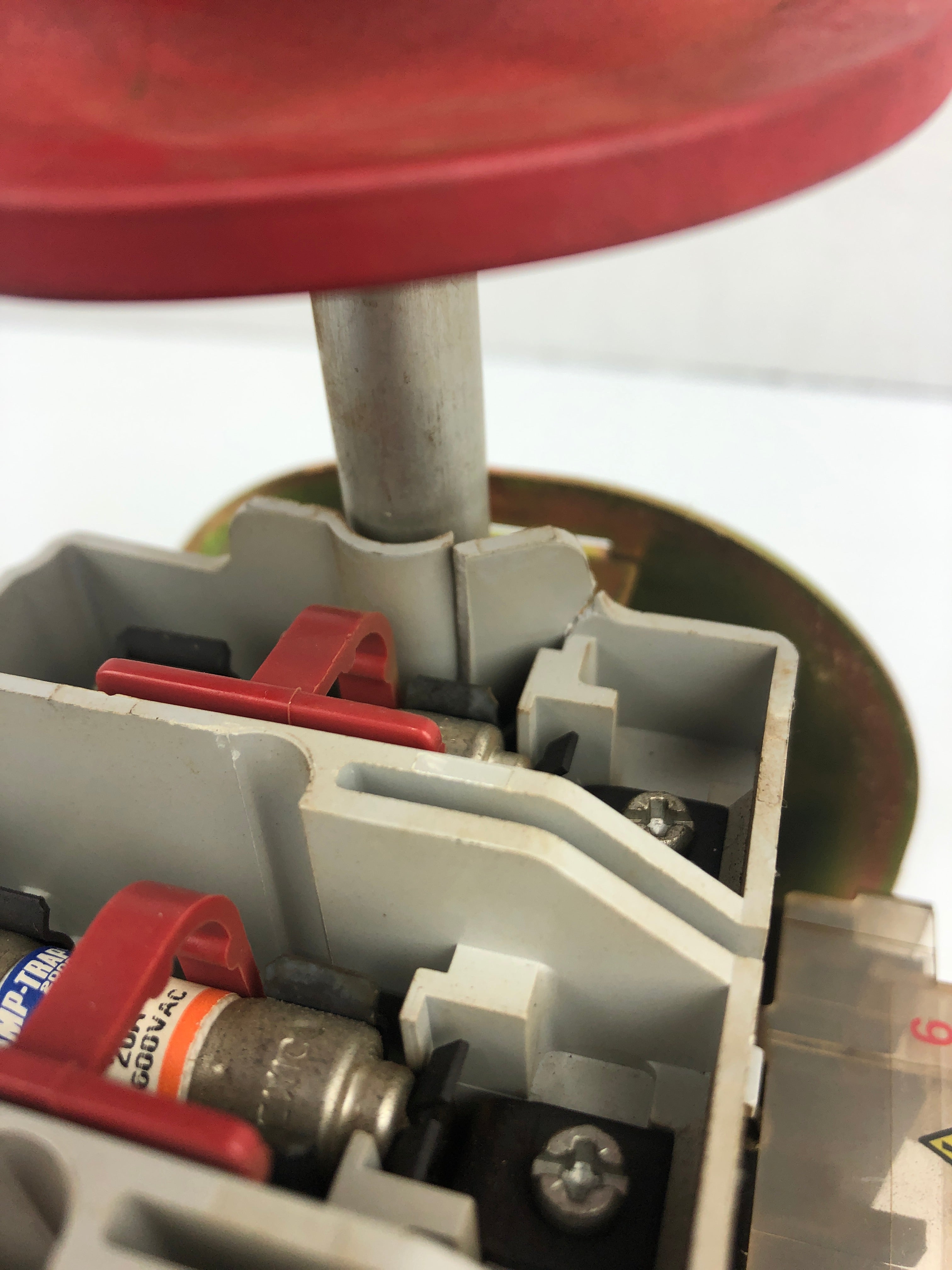 Allen-Bradley 194RF-NC030* Ser A Fused Disconnect Switch Mounted Cracked Holder