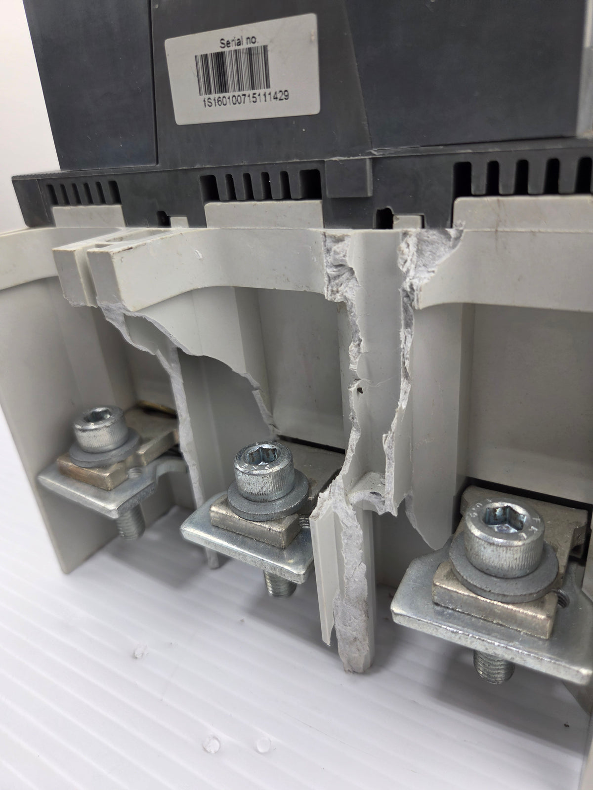 ABB AF400-30 IEC Contactor 400A AC-3 600A AC-1 3 Pole 100-250V AC/DC Coil