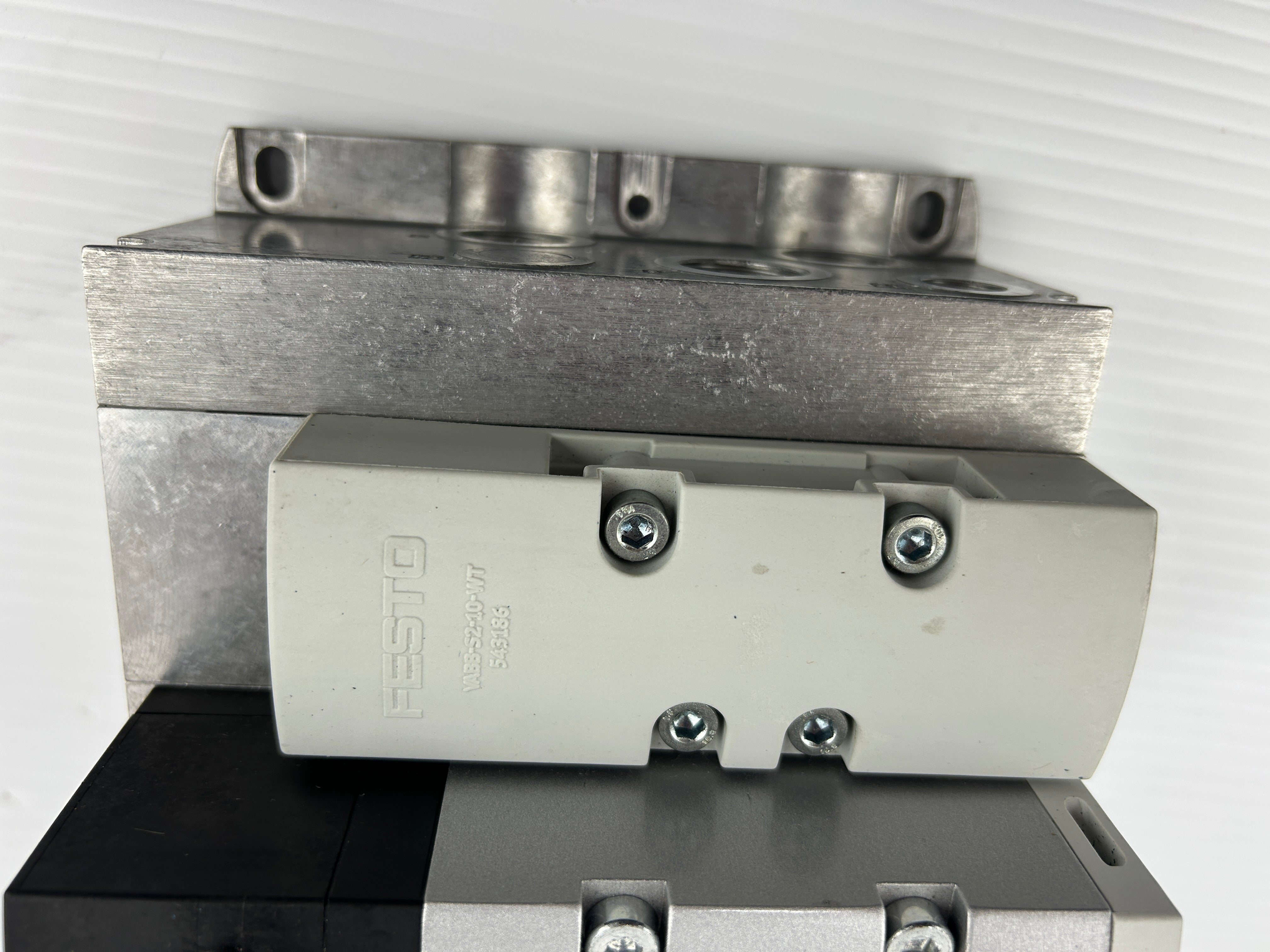 Festo Valve Assembly VTSA-FB CPX-FB13 VSVA-B-M52-AZD-D1-1T1L VABB-S2-10-WT