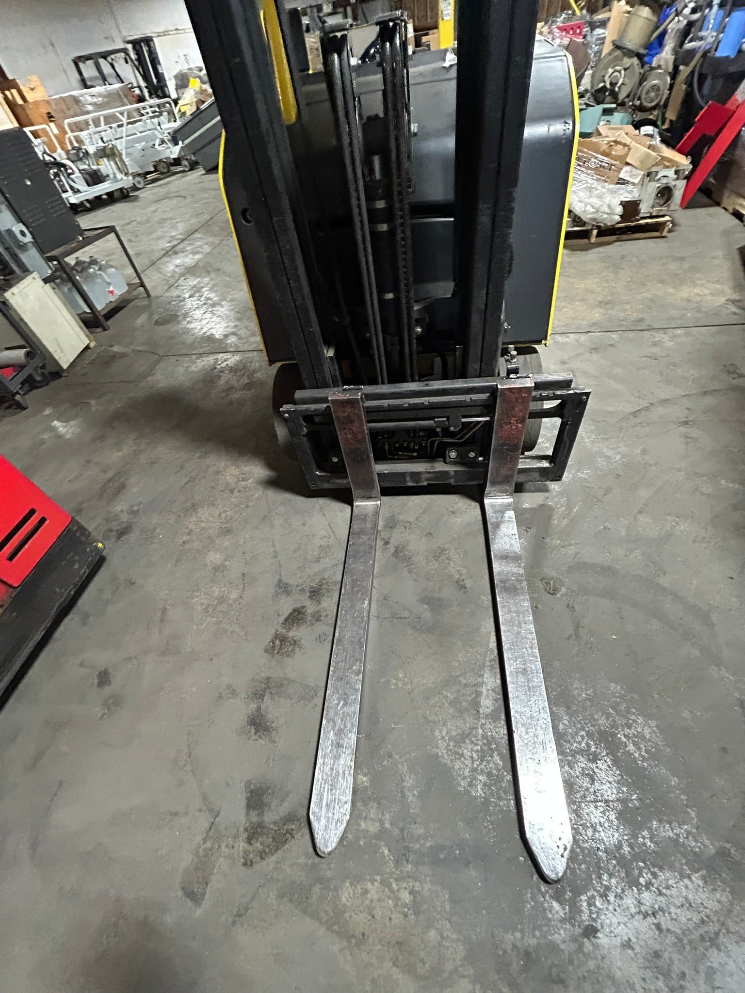 Hyster E40HSD Electric Stand-Up Forklift Truck 4000 Lb. Capacity 36 Volt Type EO