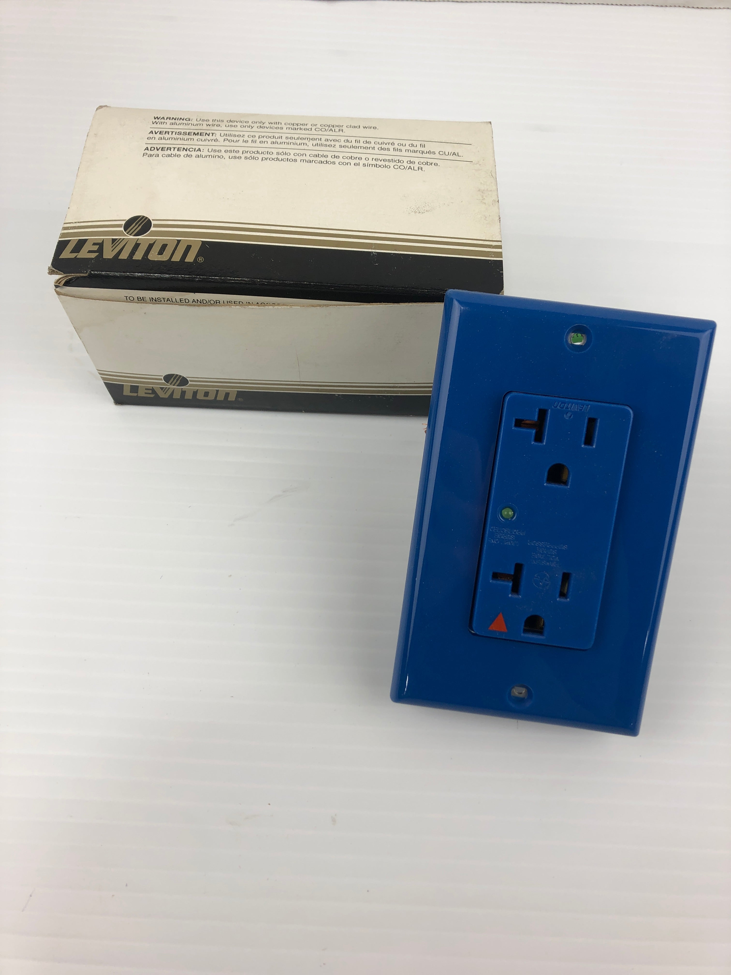 Leviton 5380-IGB Blue Duplex Receptacle Hospital Grade 125V 20A