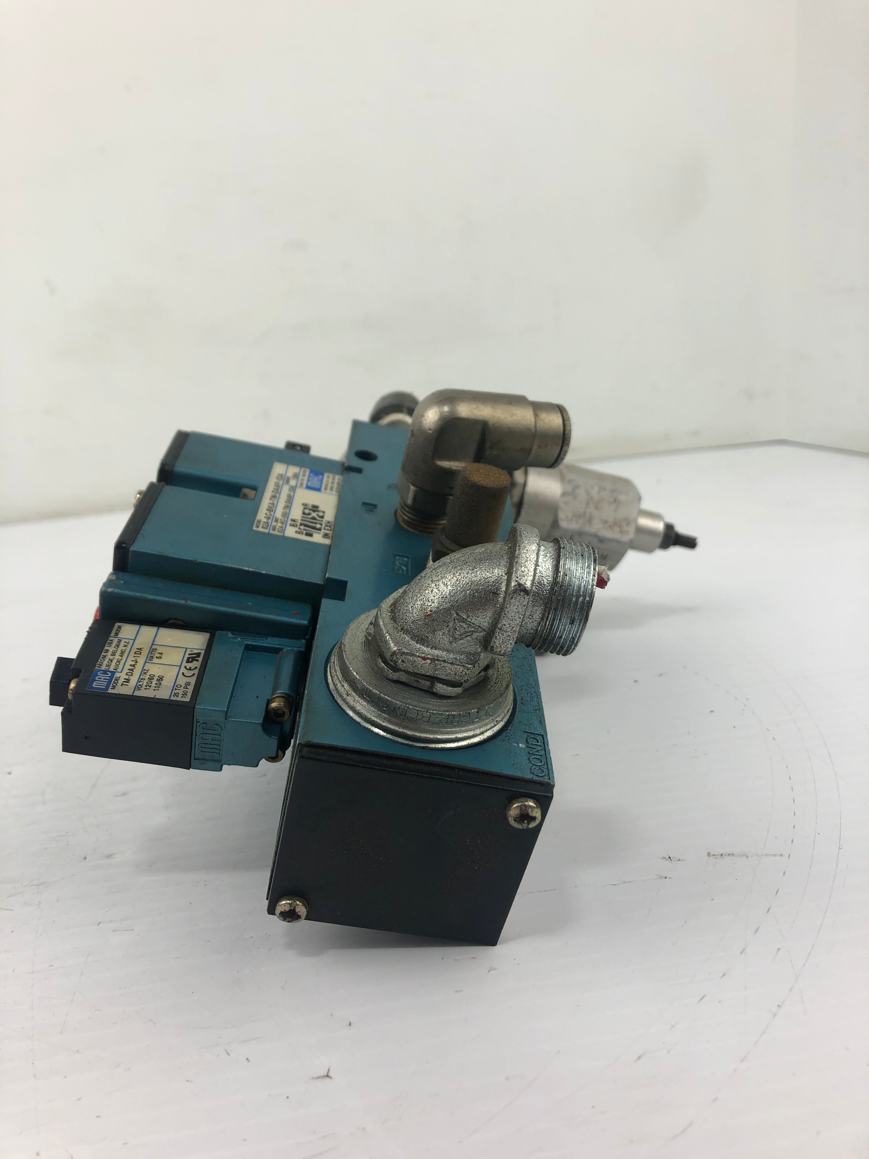 MAC 82-AC-BKA-TM-DAAP-1DA Solenoid Valve Assembly With MAC TM-DAAJ-1DA Valve