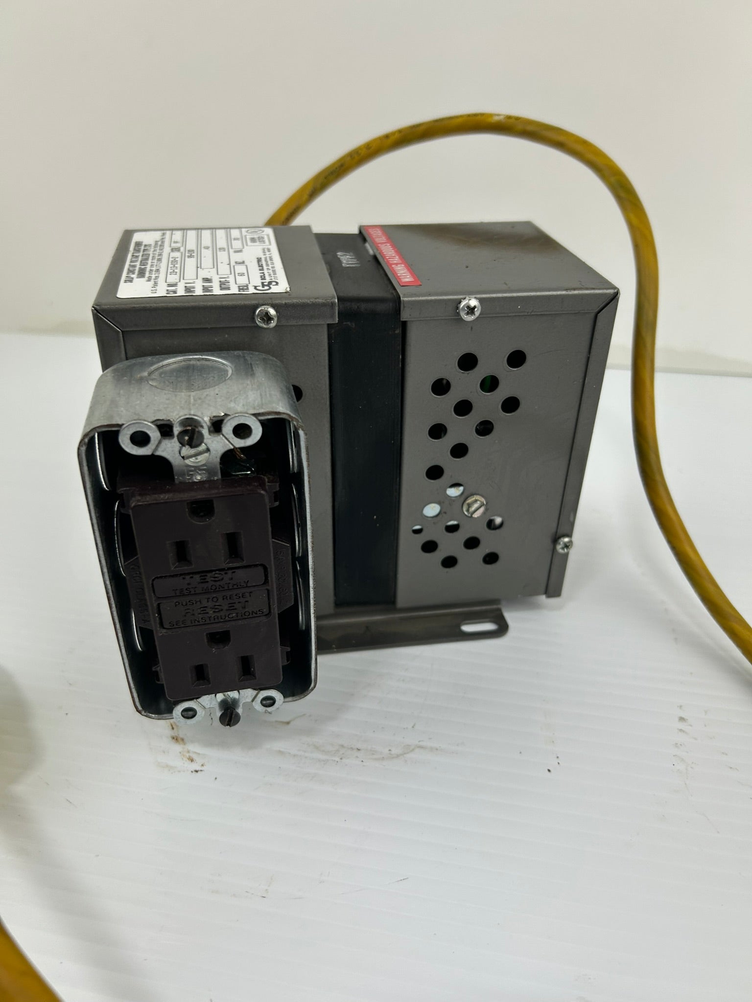 Sola 23-13-030-2 Constant Voltage Transformer 30VA Series 9F 60 Hz