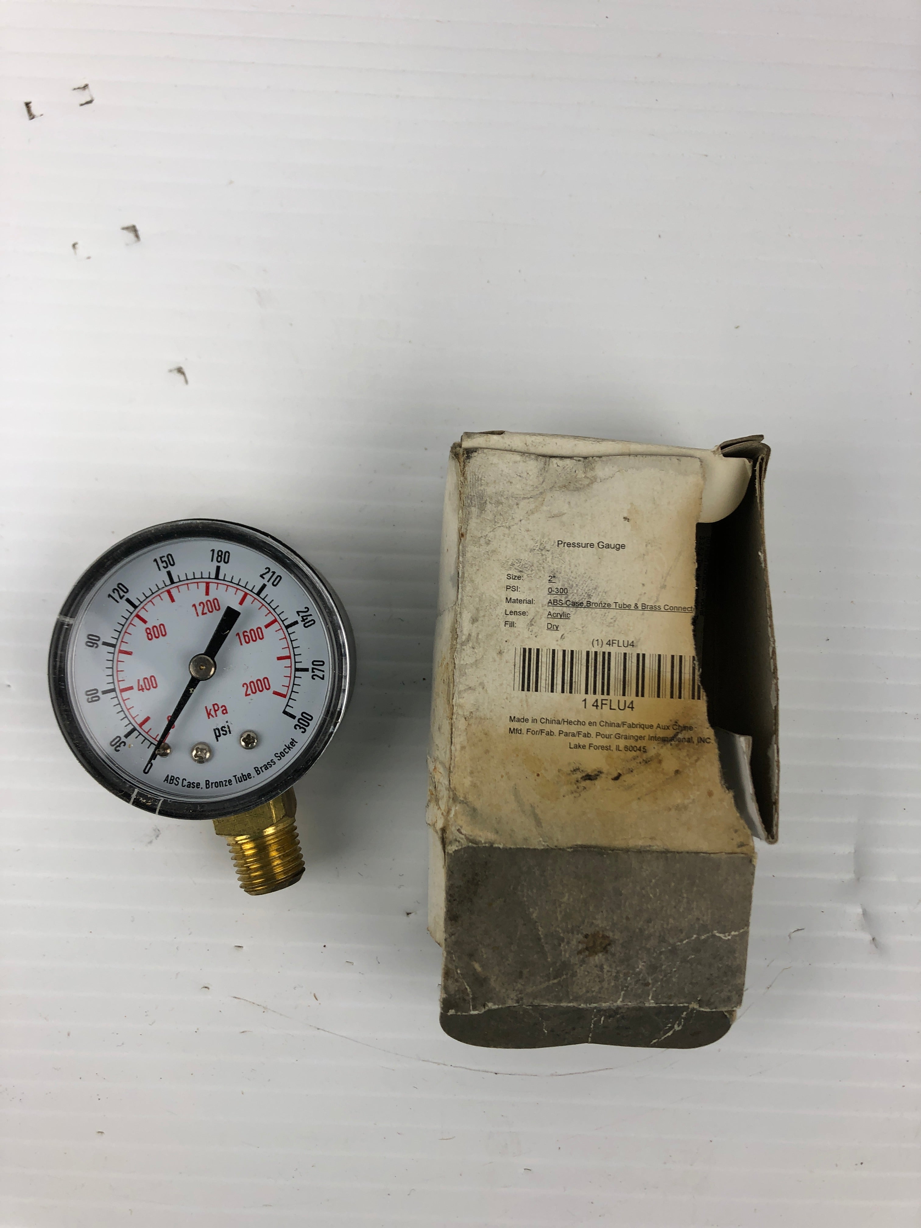 Pressure Gauge 4FLU4 2" 0-300 PSI