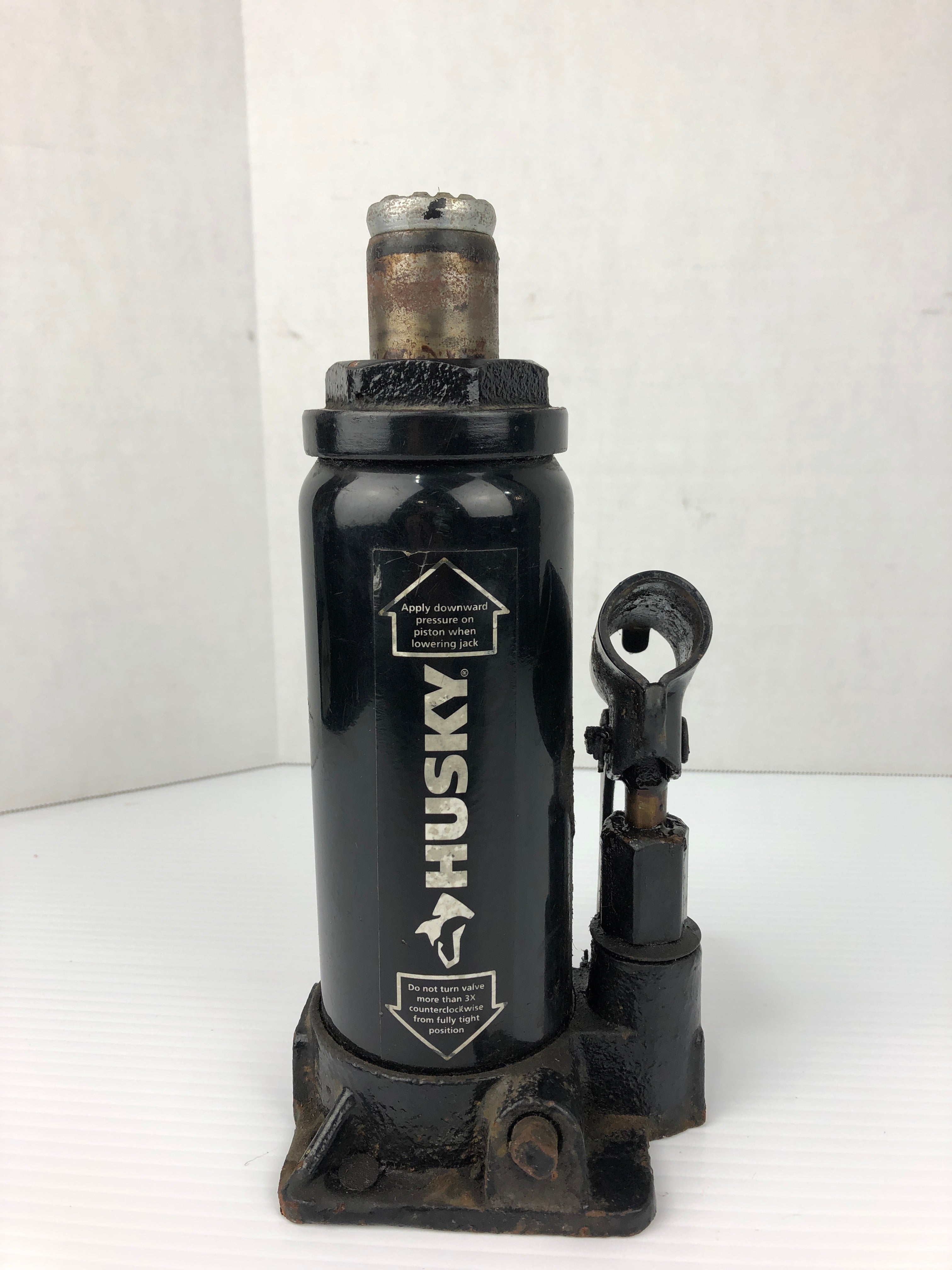 Husky 754902 6 Ton Bottle Jack