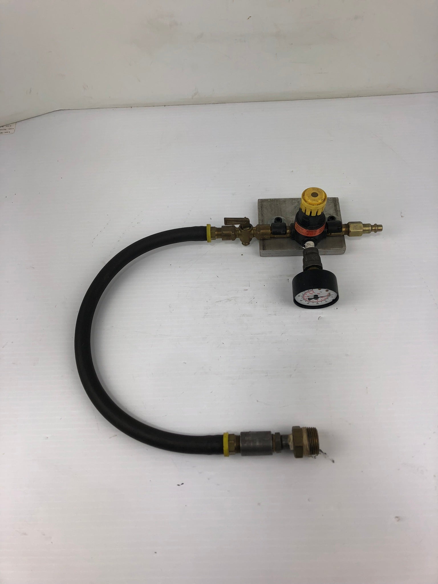 Parker 14R113FC Pressure Regulator with Gauge and Hose