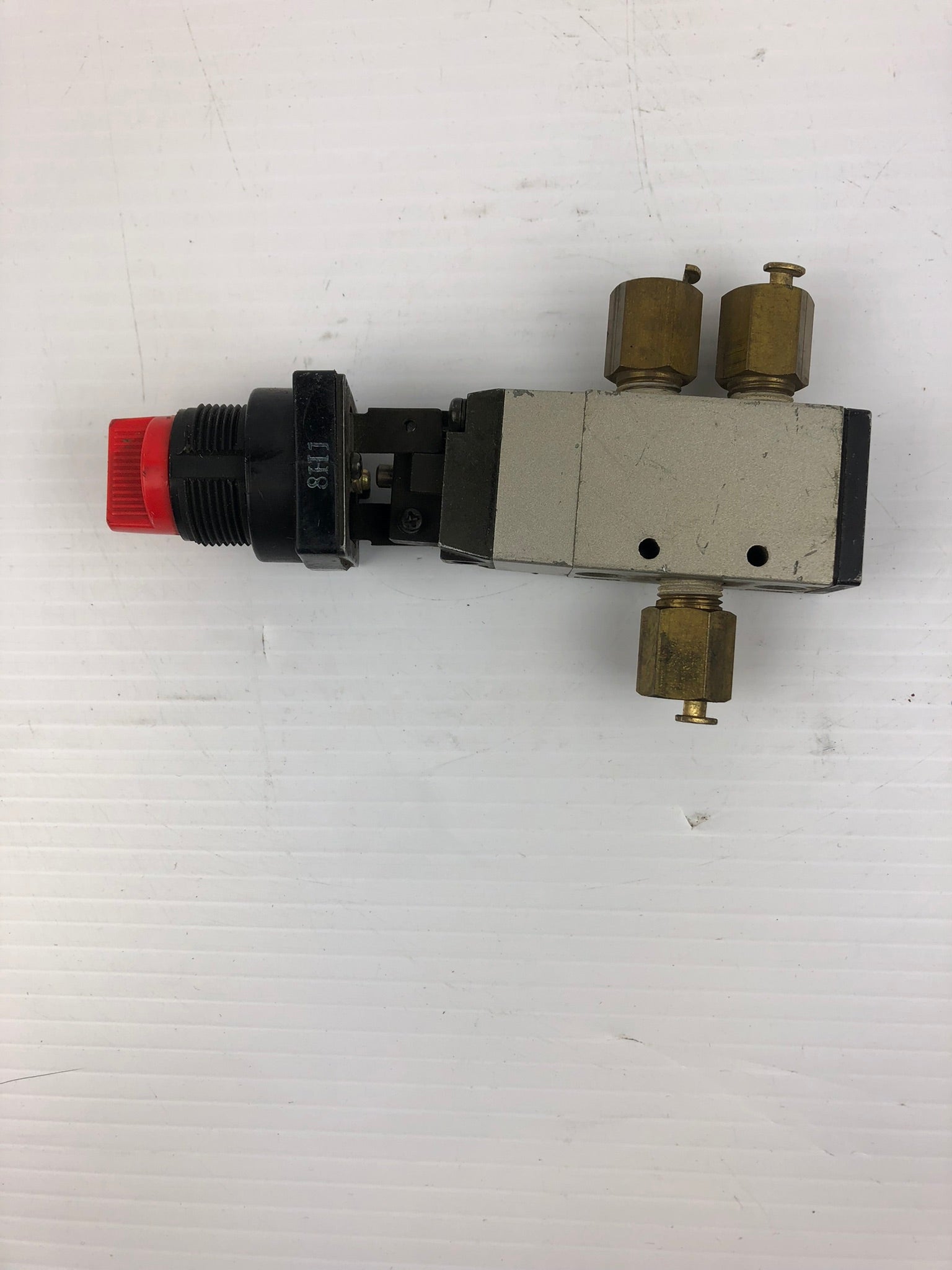 SMC VFM350 Mechanical Valve with Red 2-Position Selector Switch