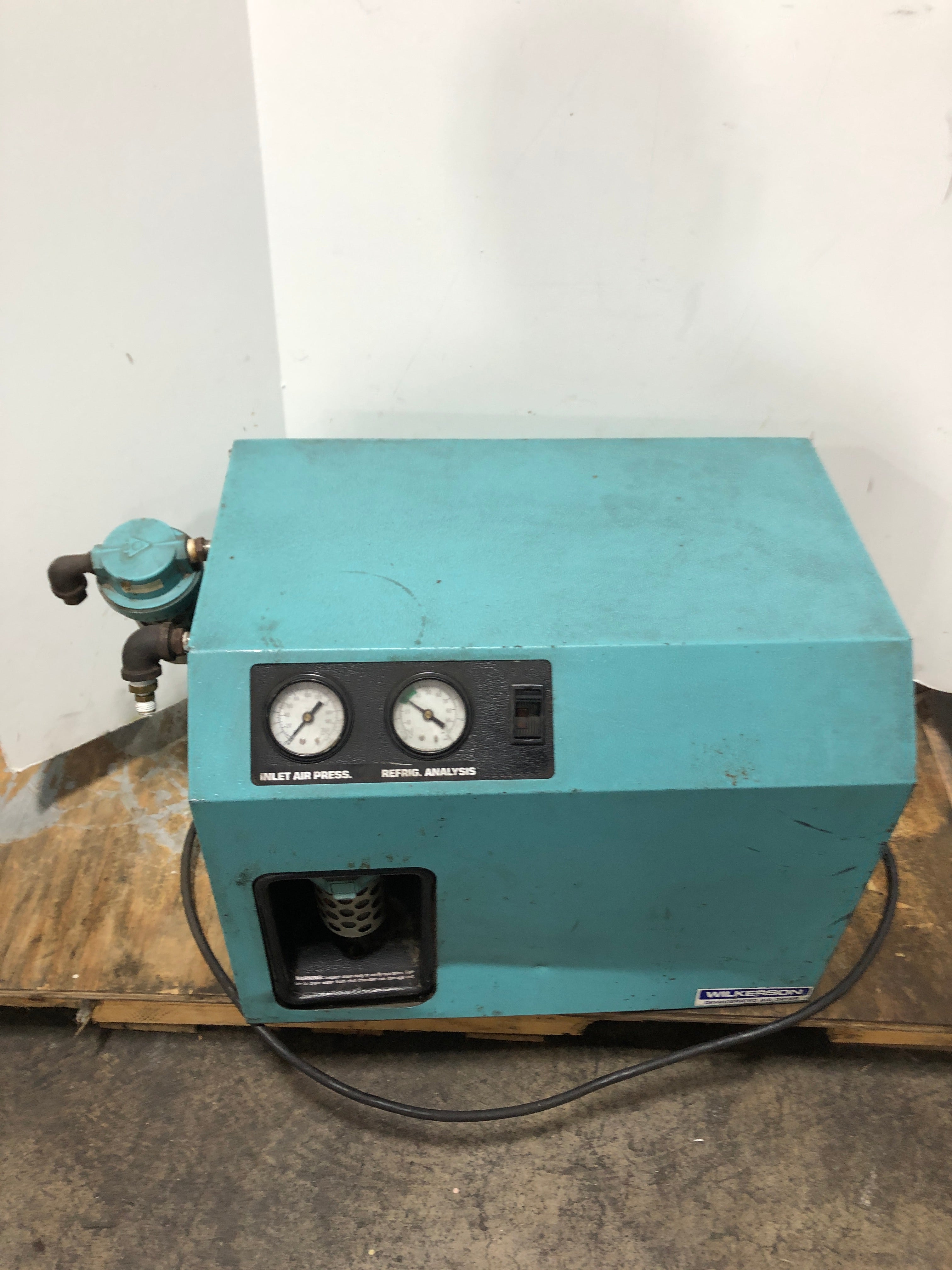 Wilkerson A01-AH-P00 Refrigerated Dryer with SMC Air Filter NAF3000