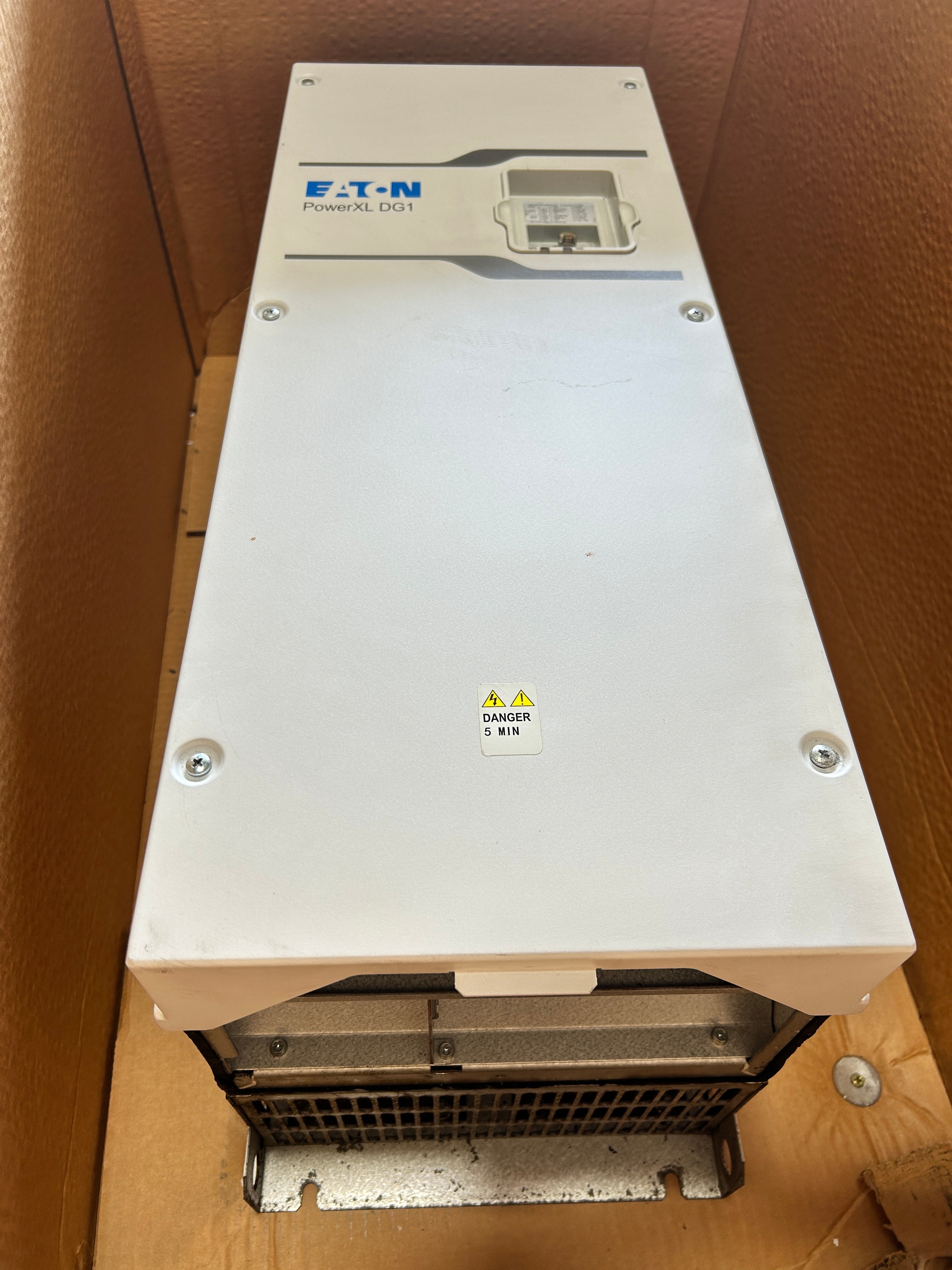 Eaton PowerXL DG1-34140FN-C21C Variable Frequency Drive 100HP 75kW 380-500V
