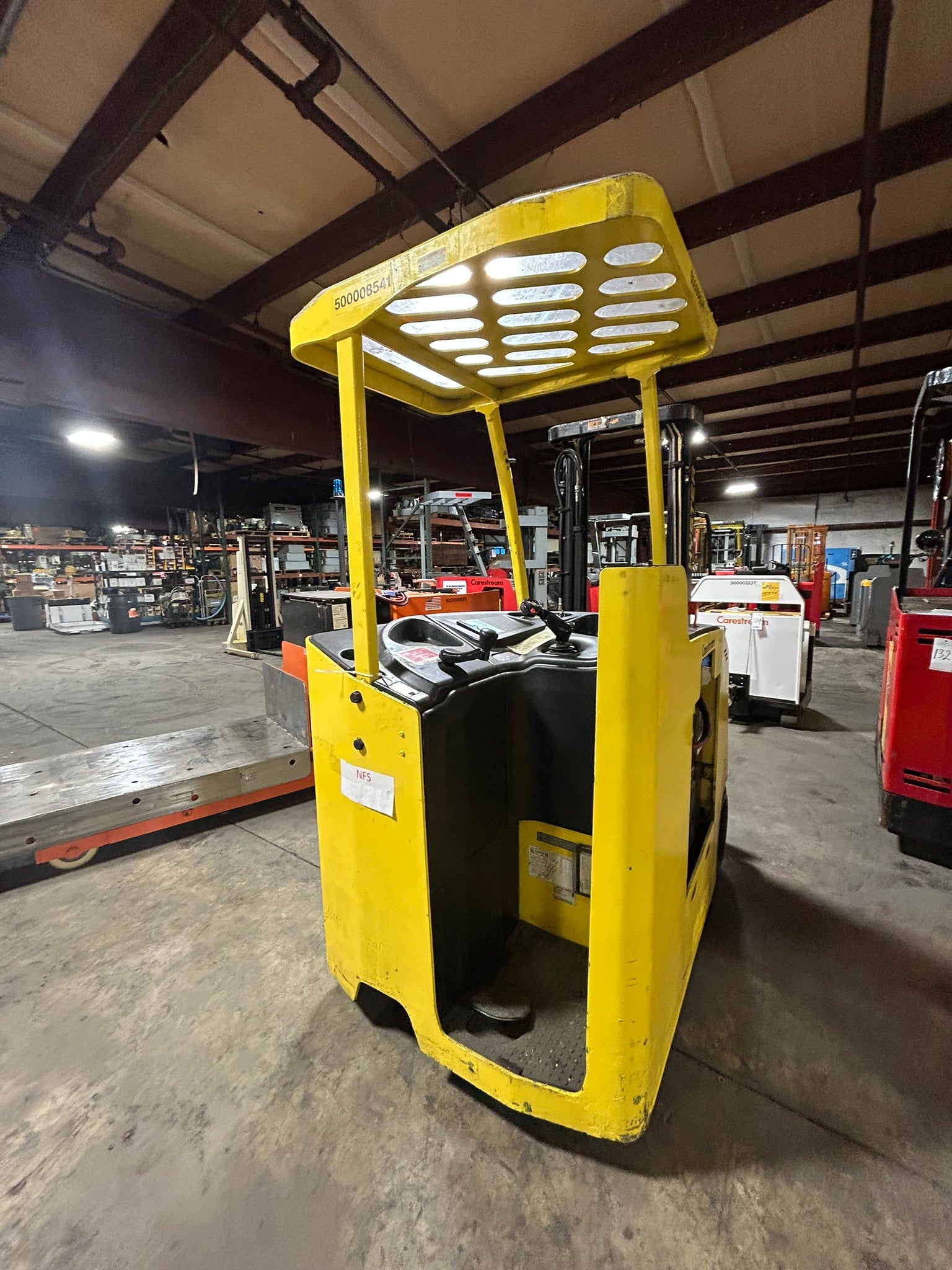 Hyster E40HSD Electric Stand-Up Forklift Truck 4000 Lb. Capacity 36 Volt Type EO