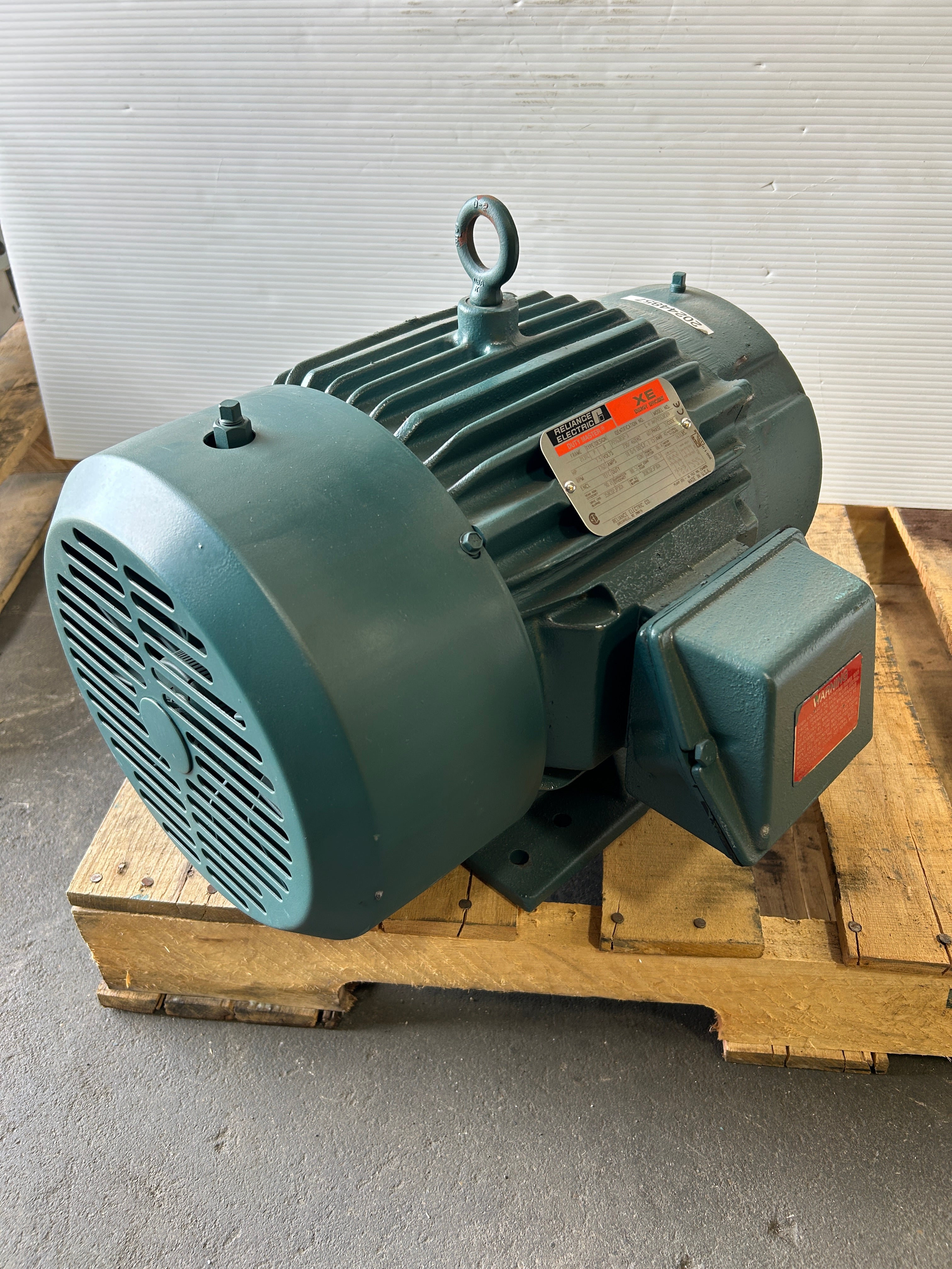 Reliance Electric P21G3832A AC Motor XE 7.5 HP 3PH 1760 RPM 213TC P21G3832-3