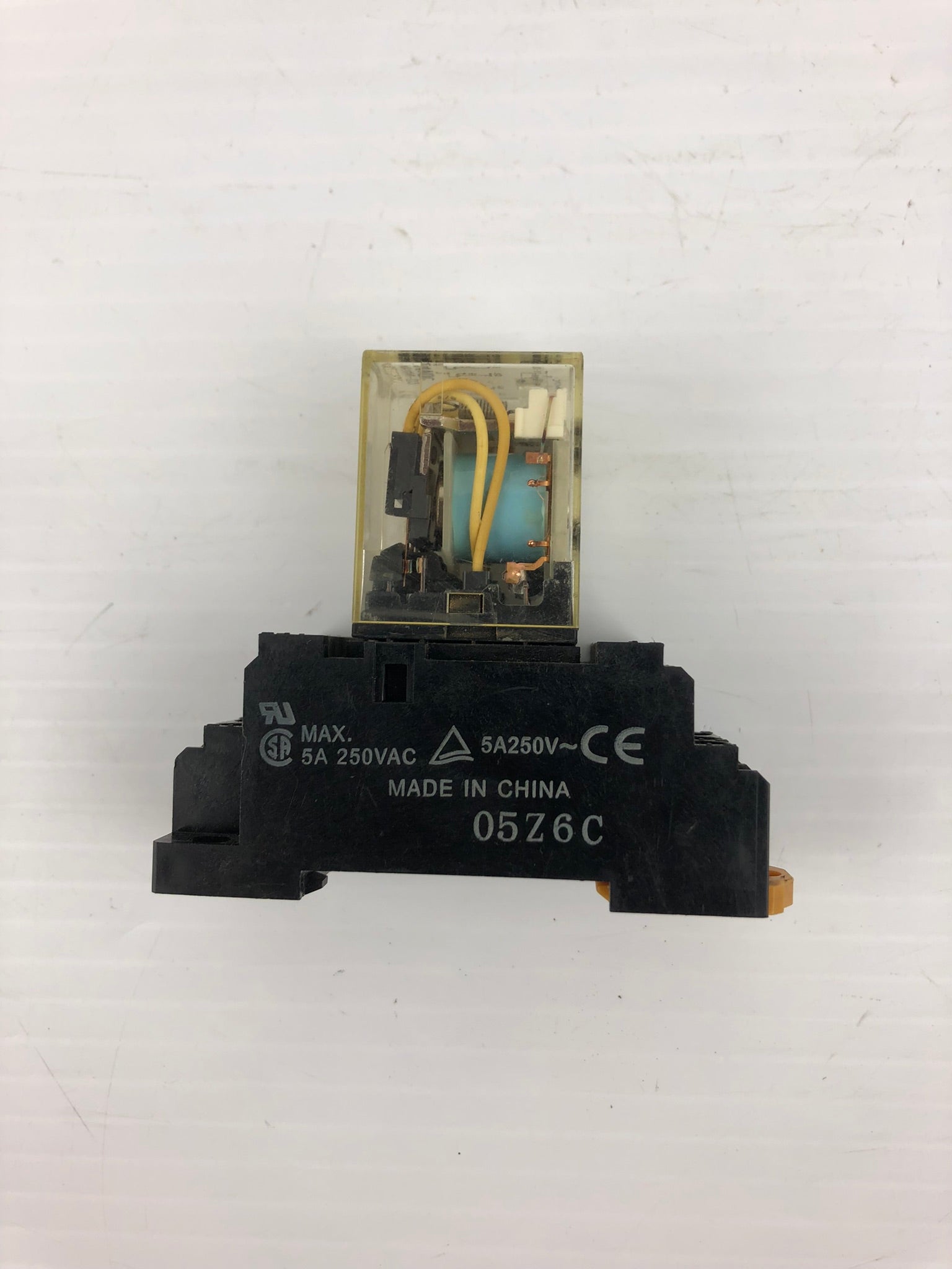 OMRON MY4N-D2 Relay with Base 05Z6C
