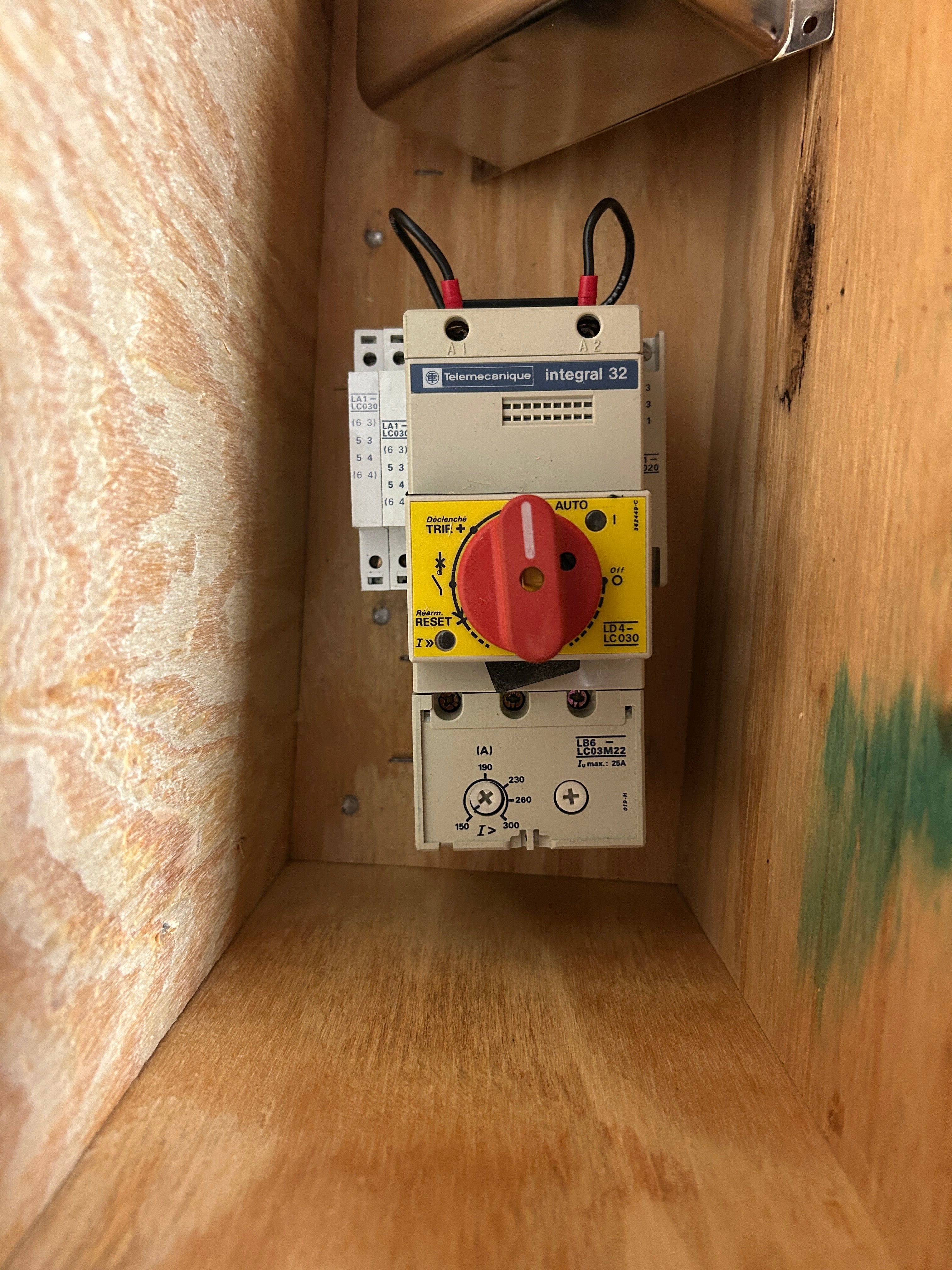 Ormec MCS-S45H*227A Servo Drive Assembly with Breaker and LF-310 Noise Filter