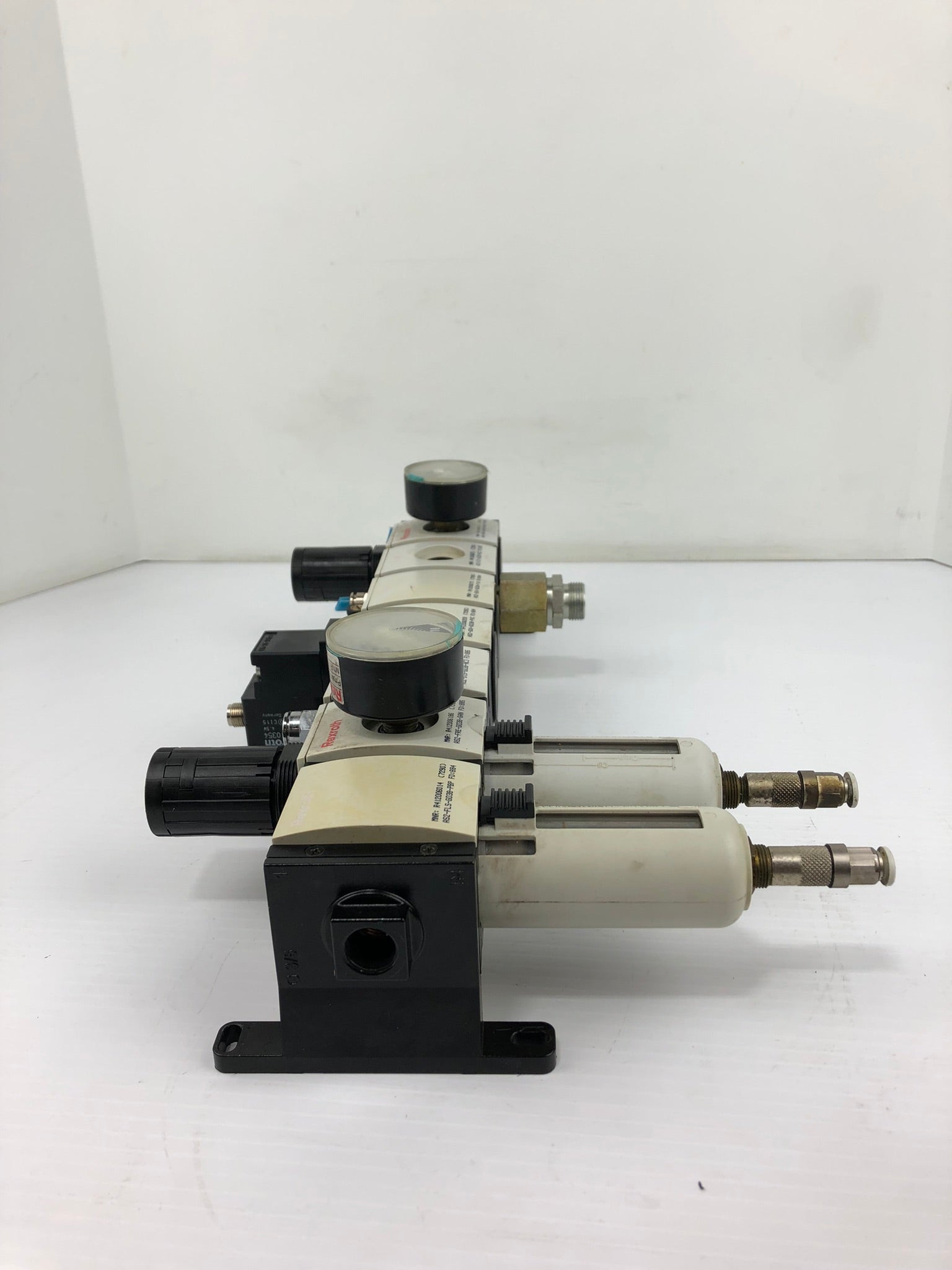 Rexroth Pneumatic Pressure System with Gauges and Lubricators AS2-FLS-G038-PBP