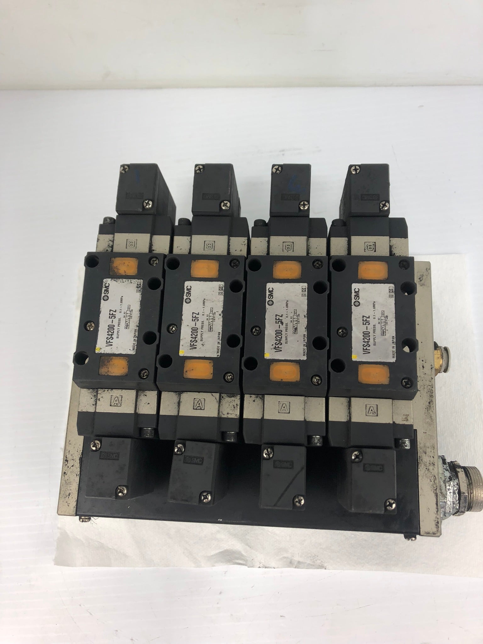 SMC VFS4200-5FZ Solenoid Valve with Base - 4 Valves