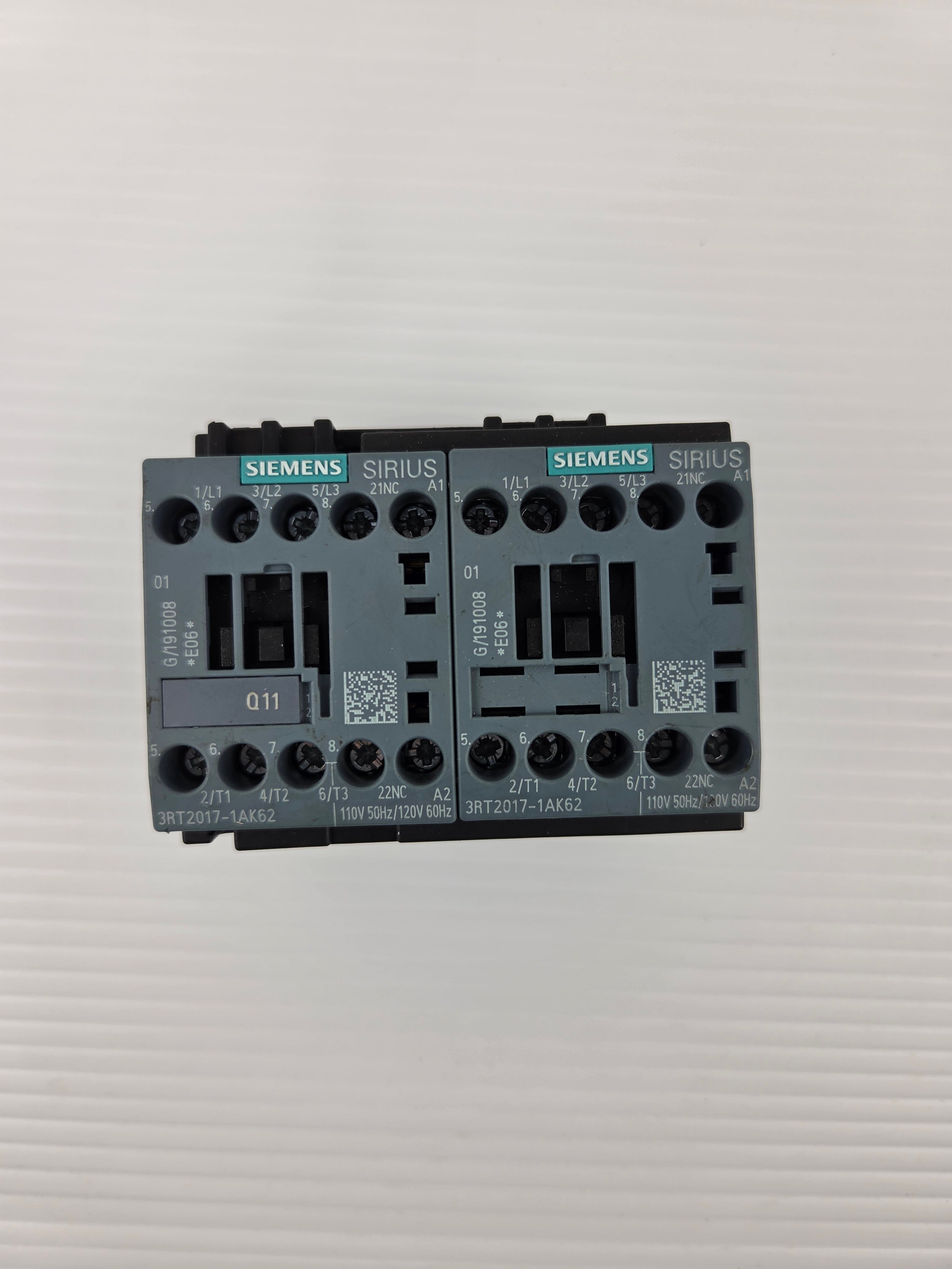 Siemens SIRIUS 3RA2317-8XB30-1AK6 Reversing Contactor 3RT2017-1AK62