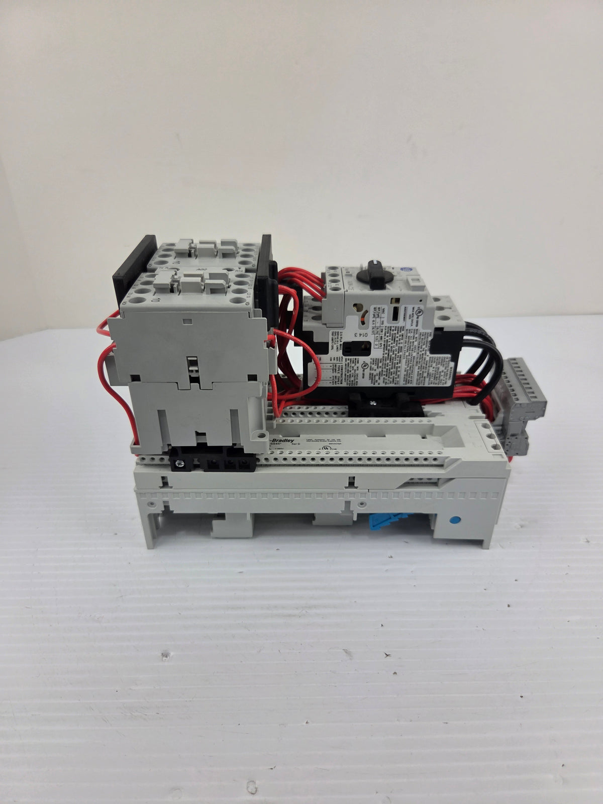 Allen-Bradley 140M-C2E-B25 Motor Starter 100-C09*10 Contactor 107S-ASKP3-CB25C