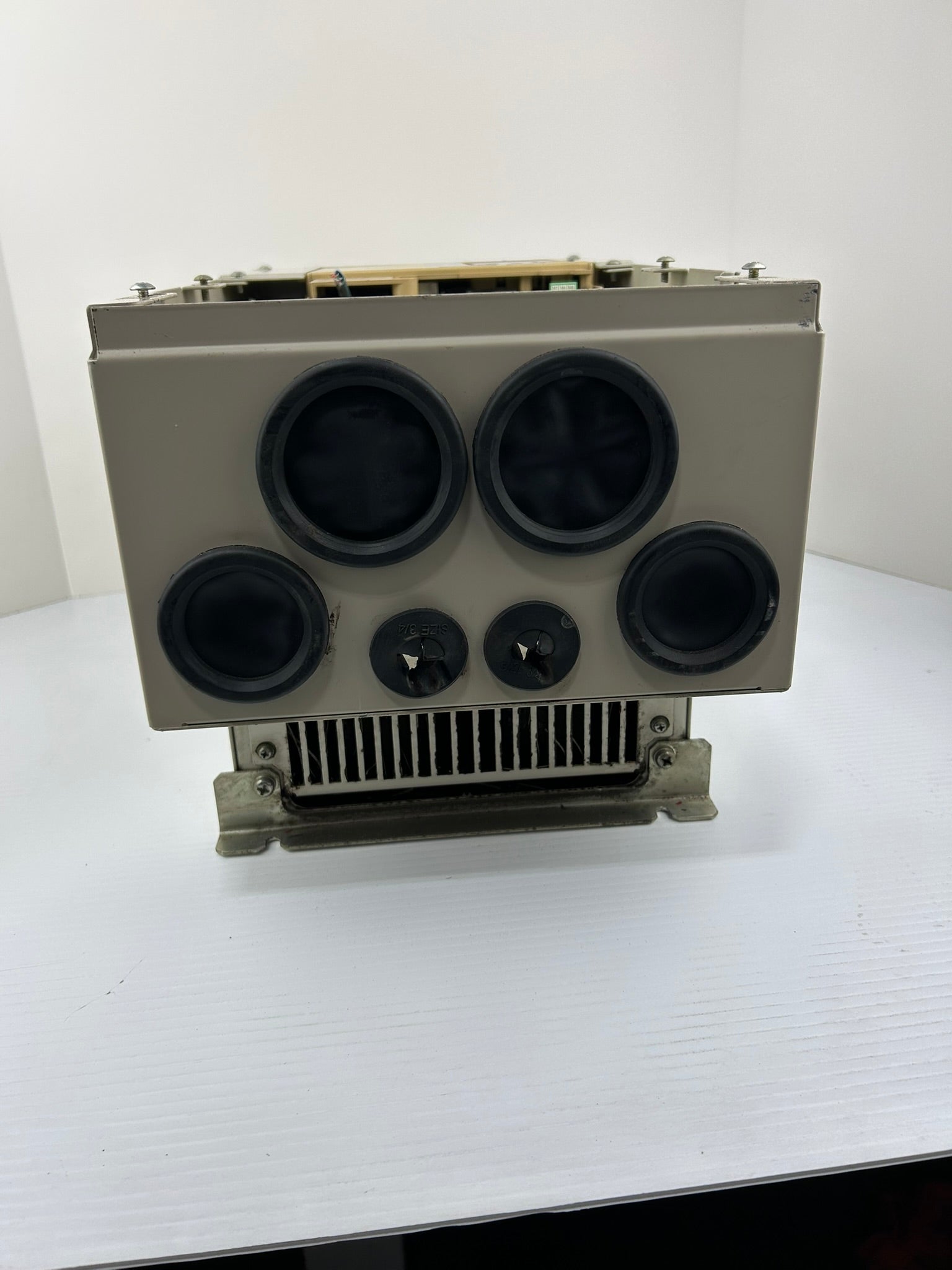 Yaskawa Electric CIMR-AU4A0058FAA Industrial AC Drive Rev E - Missing Top Cover