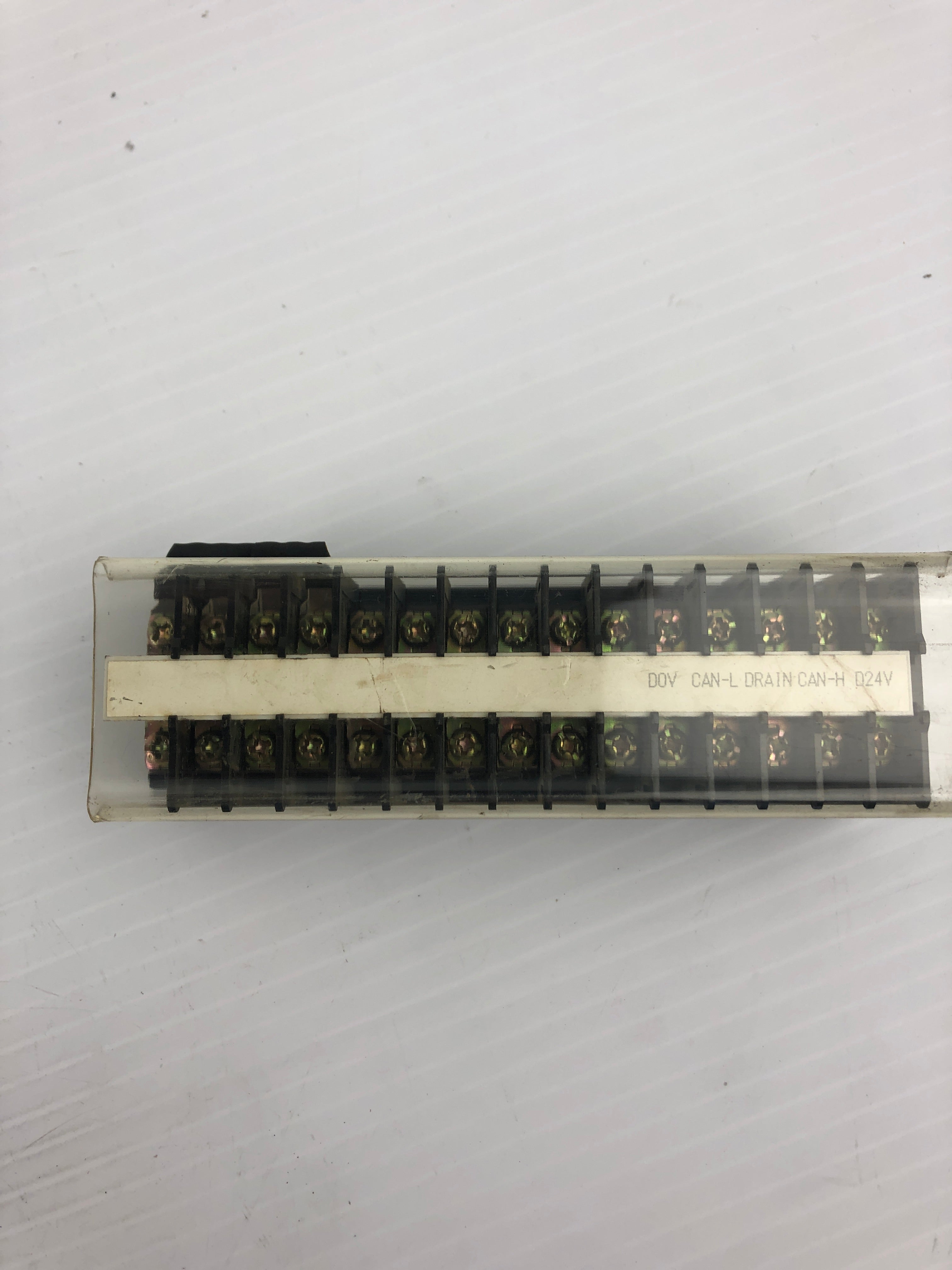 Idec BNH15MW Terminal Block 600V 1.25mm² 15P