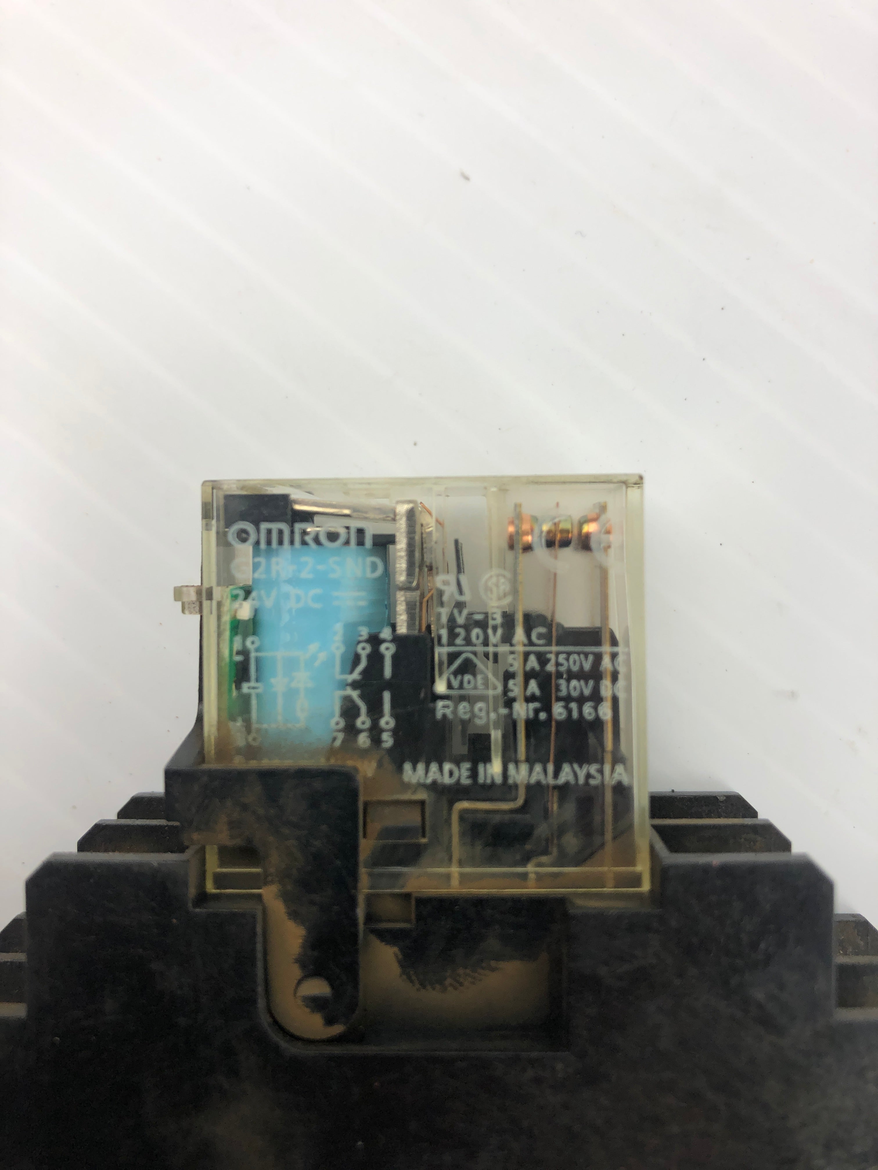Omron G2R-2-SND Relay 24VDC with Base 1447C 250V 5A