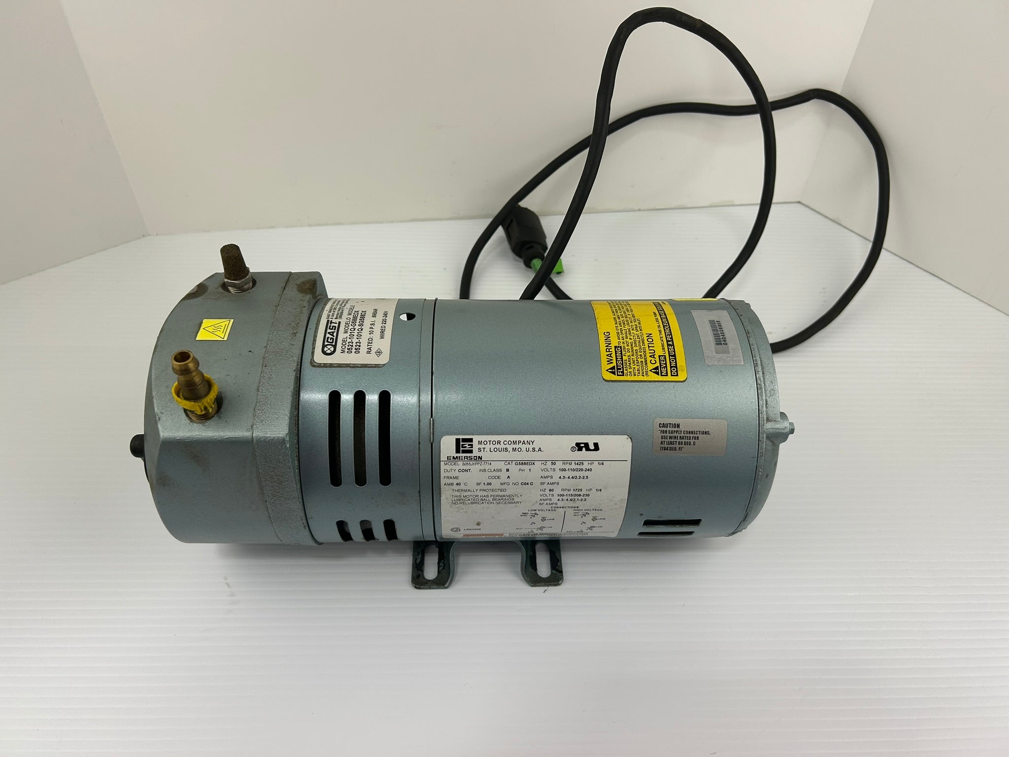 Gast 0523-101Q-G588EDX Pump with Emerson S055JXPPZ-7714 Motor G588EDX