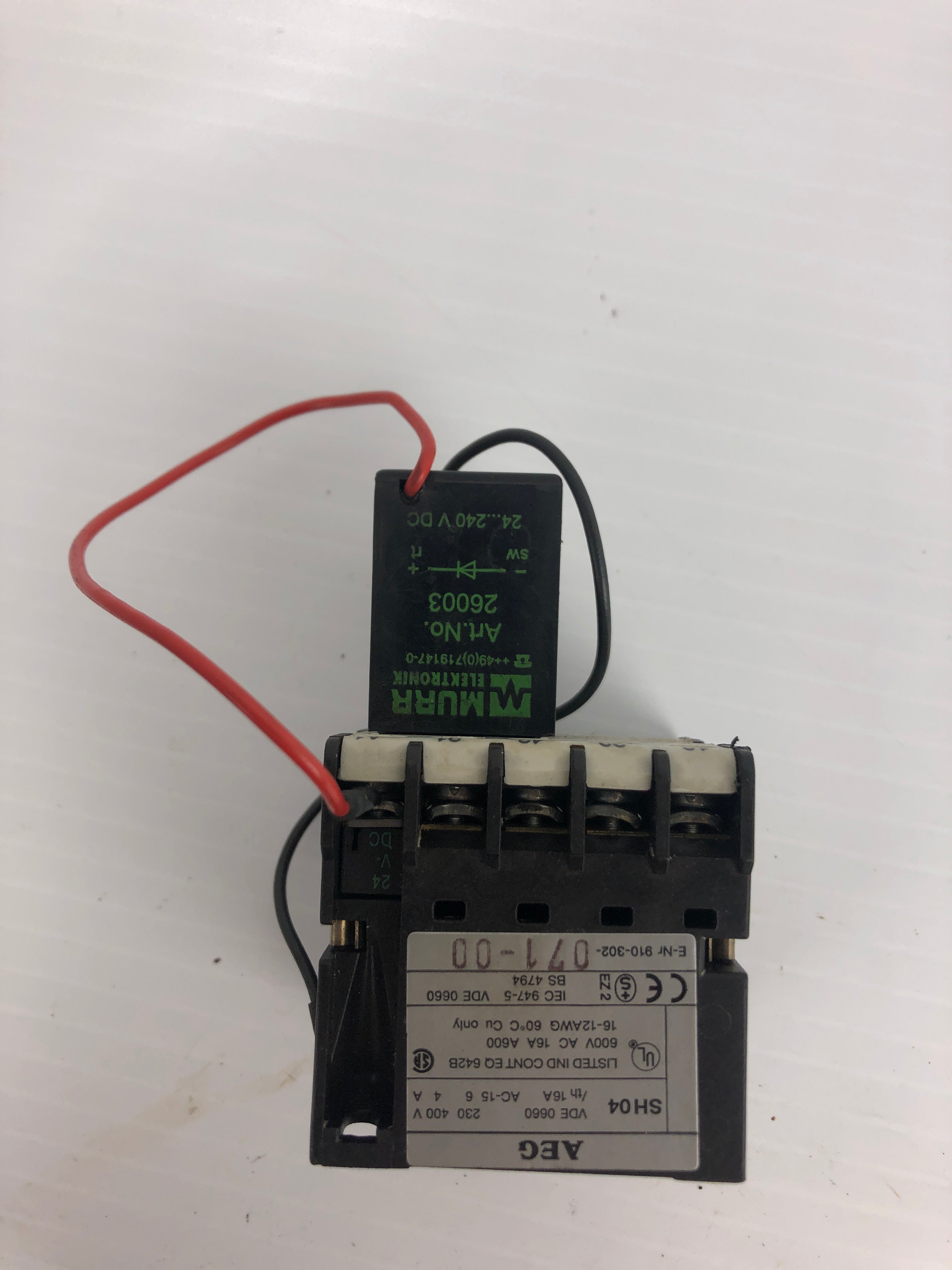 AEG SH04 Control Relay 400V 4A 5P 071-00 with Murr Elektronik 26003