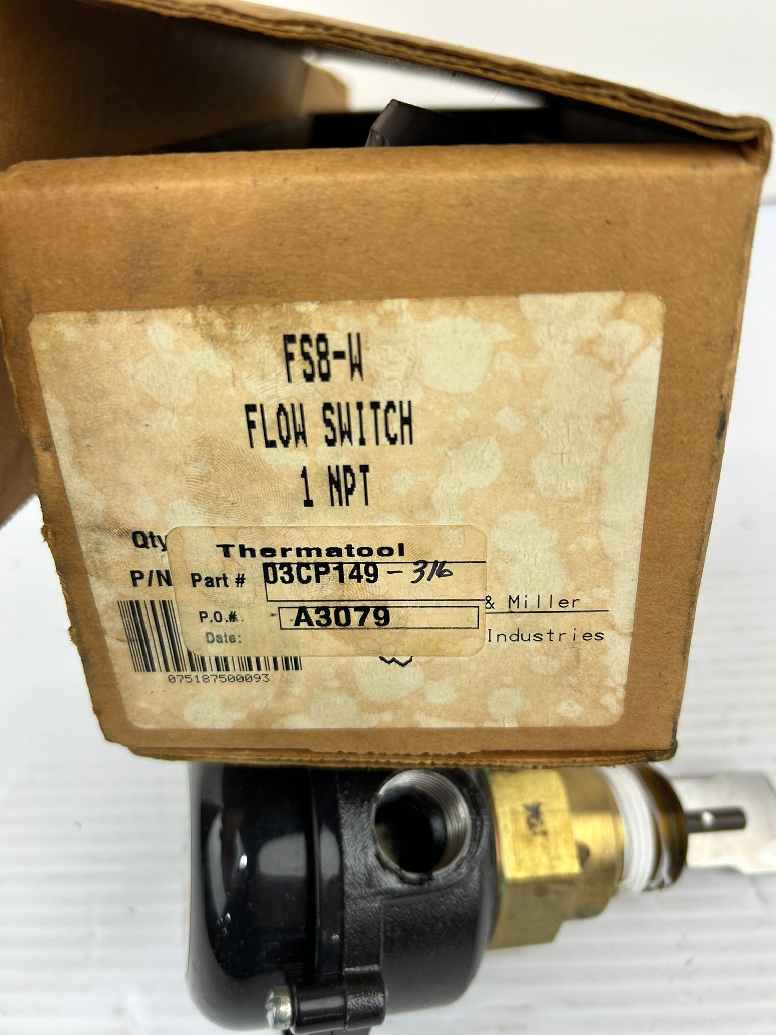 ITT McDonnell & Miller FS8-W Flow Switch 1" NPT Paddle (Thermatool 03CP149-316)