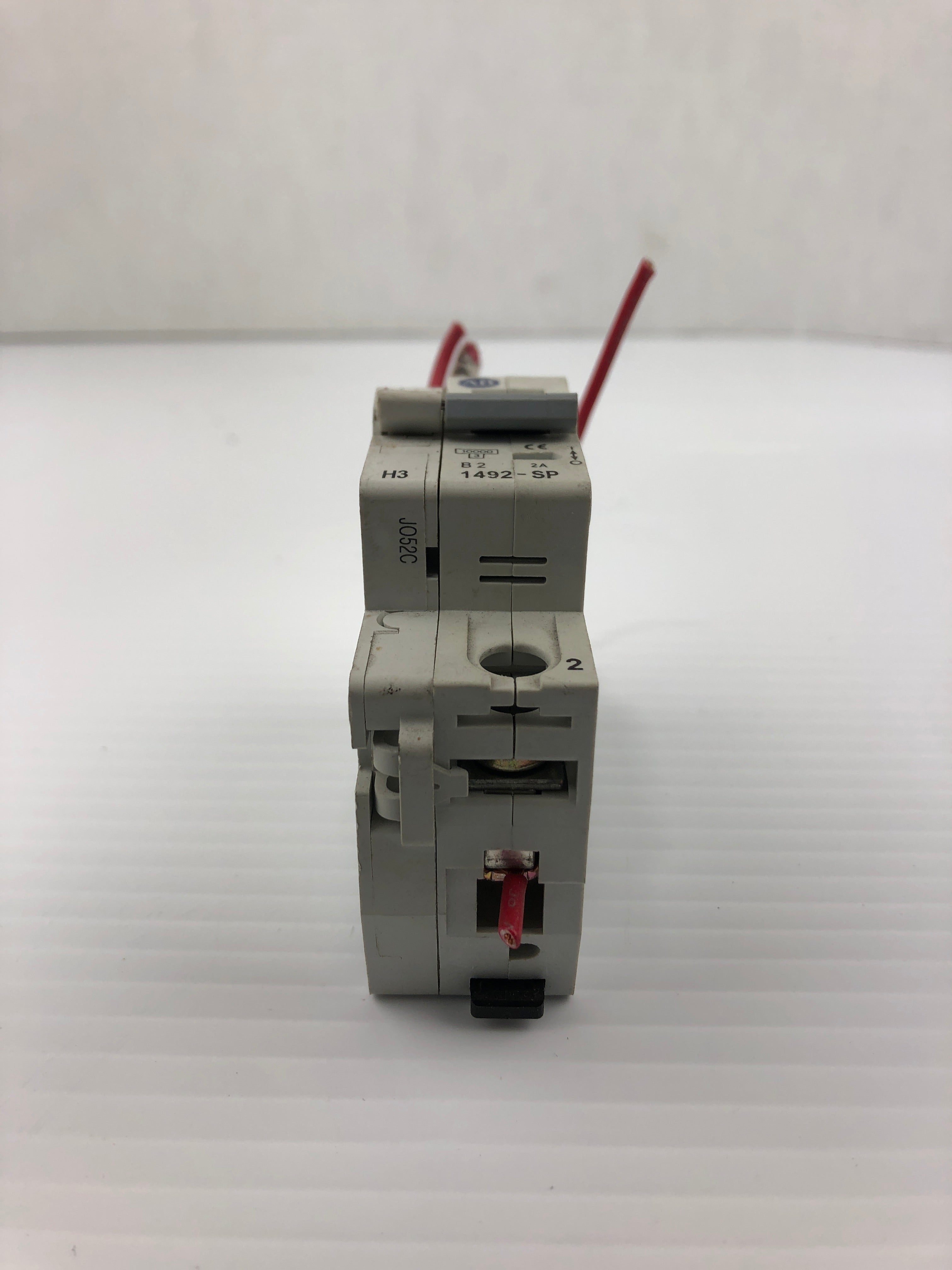 Allen-Bradley 1492-SP1B020 Circuit Breaker 2A with 1492-ASPH3 Auxiliary Contact