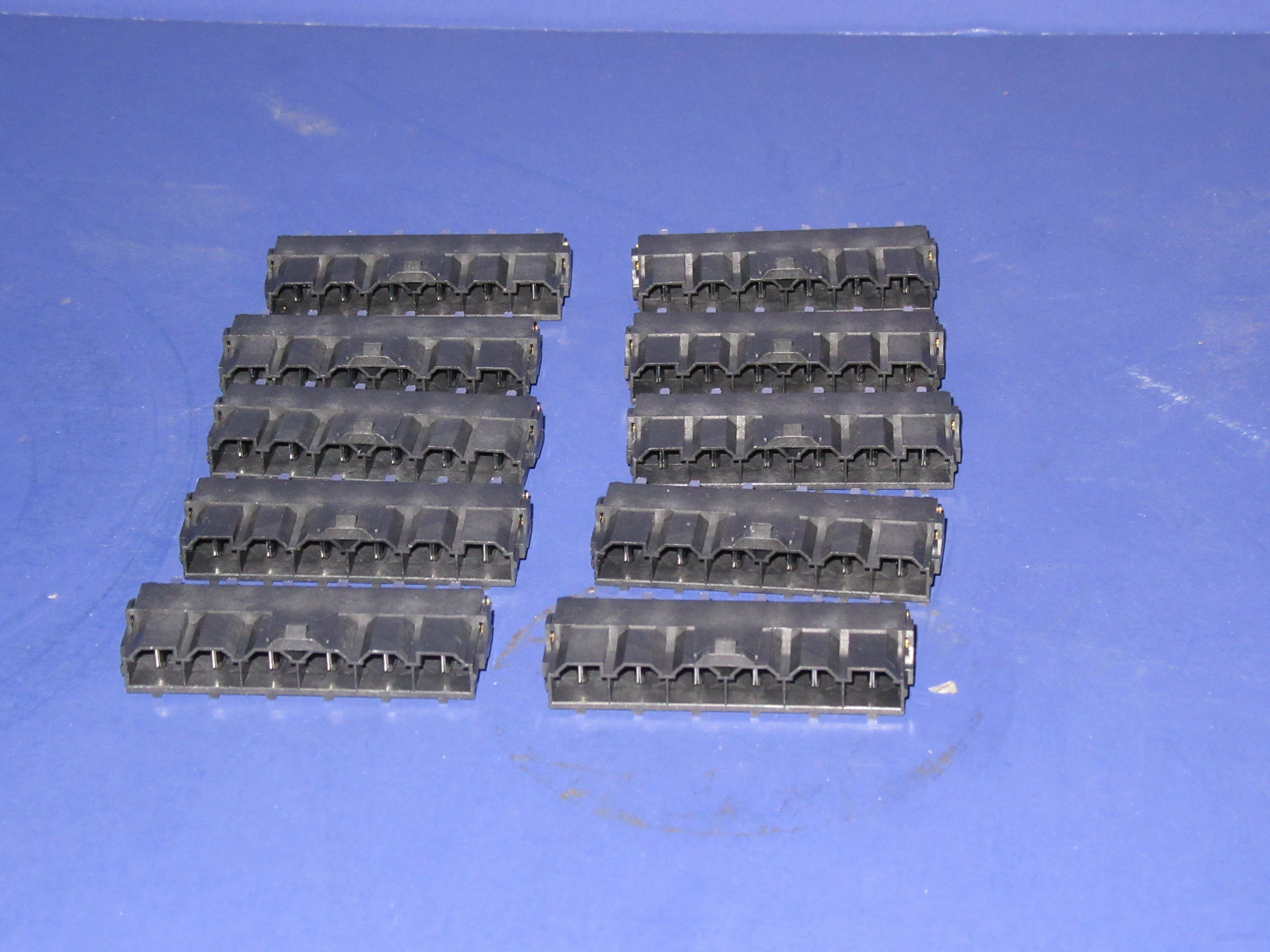 Vertical Connector Housing 42819-6212 - Lot of 10