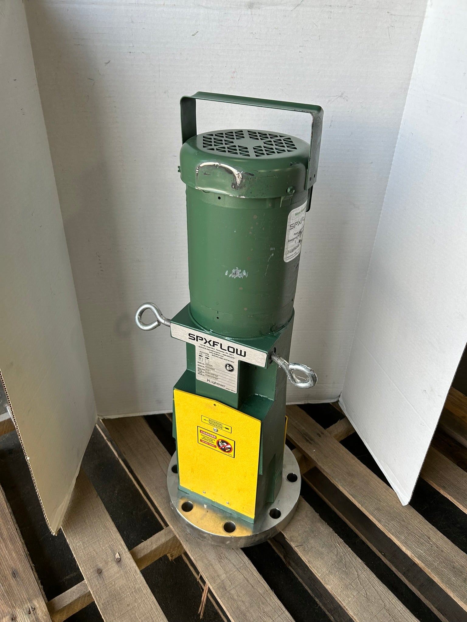 Lightnin 272899 DC Motor with SPX Flow X5S25 Mixer Head