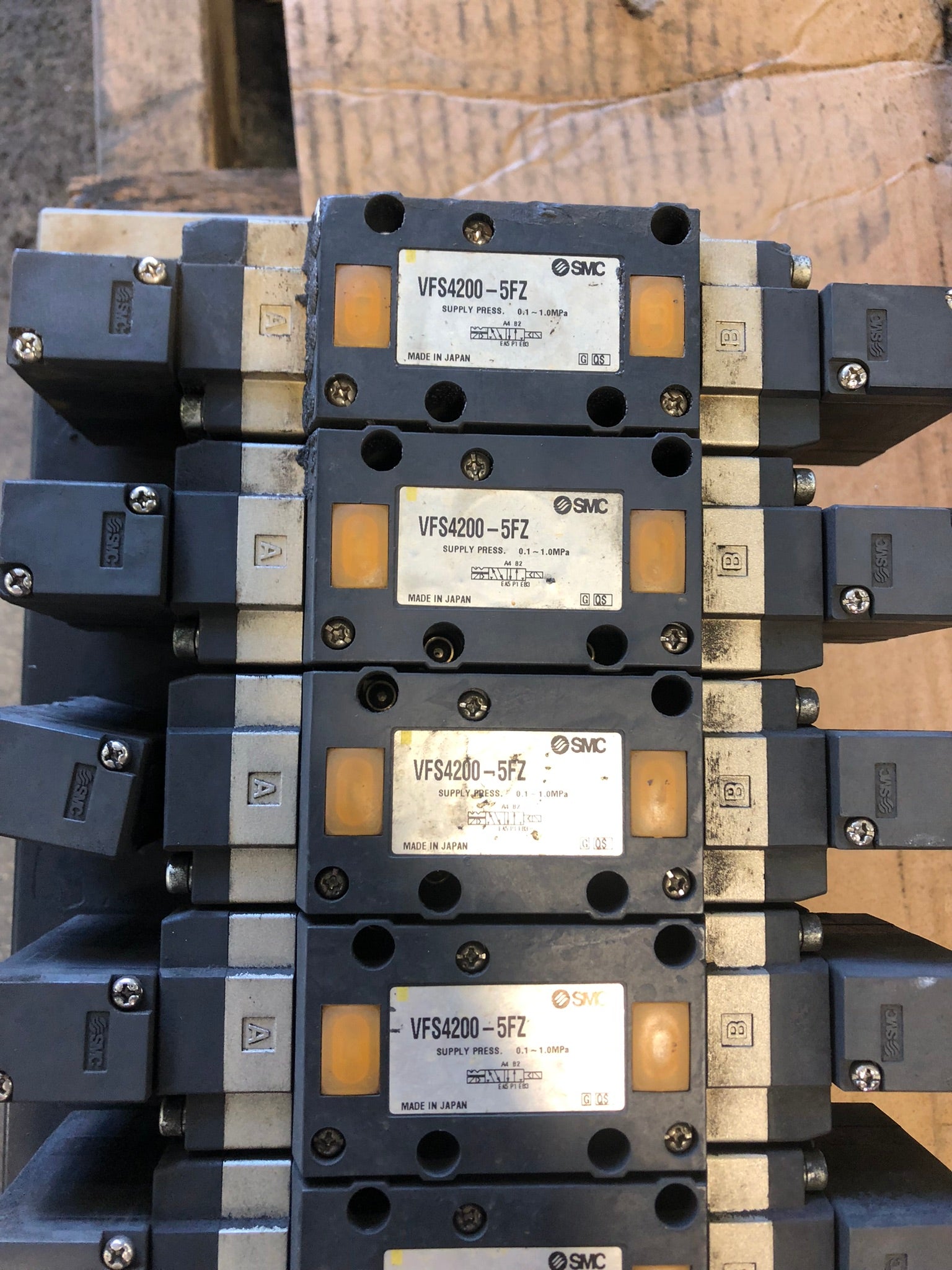 SMC VFS4200-5FZ Solenoid Valve with Base - 8 Valves