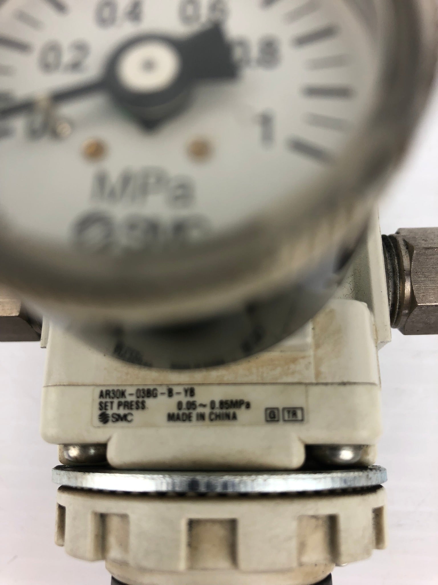 SMC AR30K-03BG-B-YB Regulator 0.05 ~ 0.85 MPa