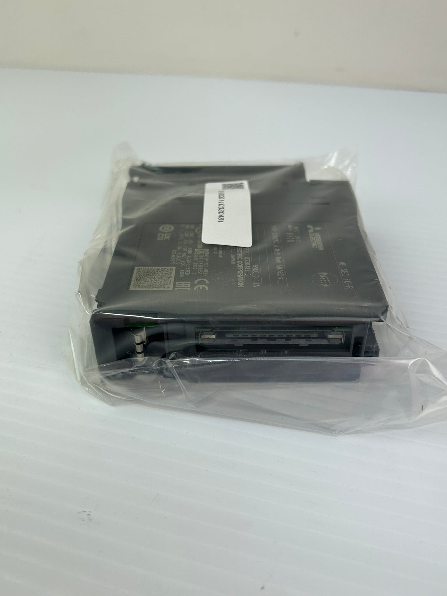 Mitsubishi RX10 MELSEC iQ-R PLC AC Input Module 10 Point 100-120VAC