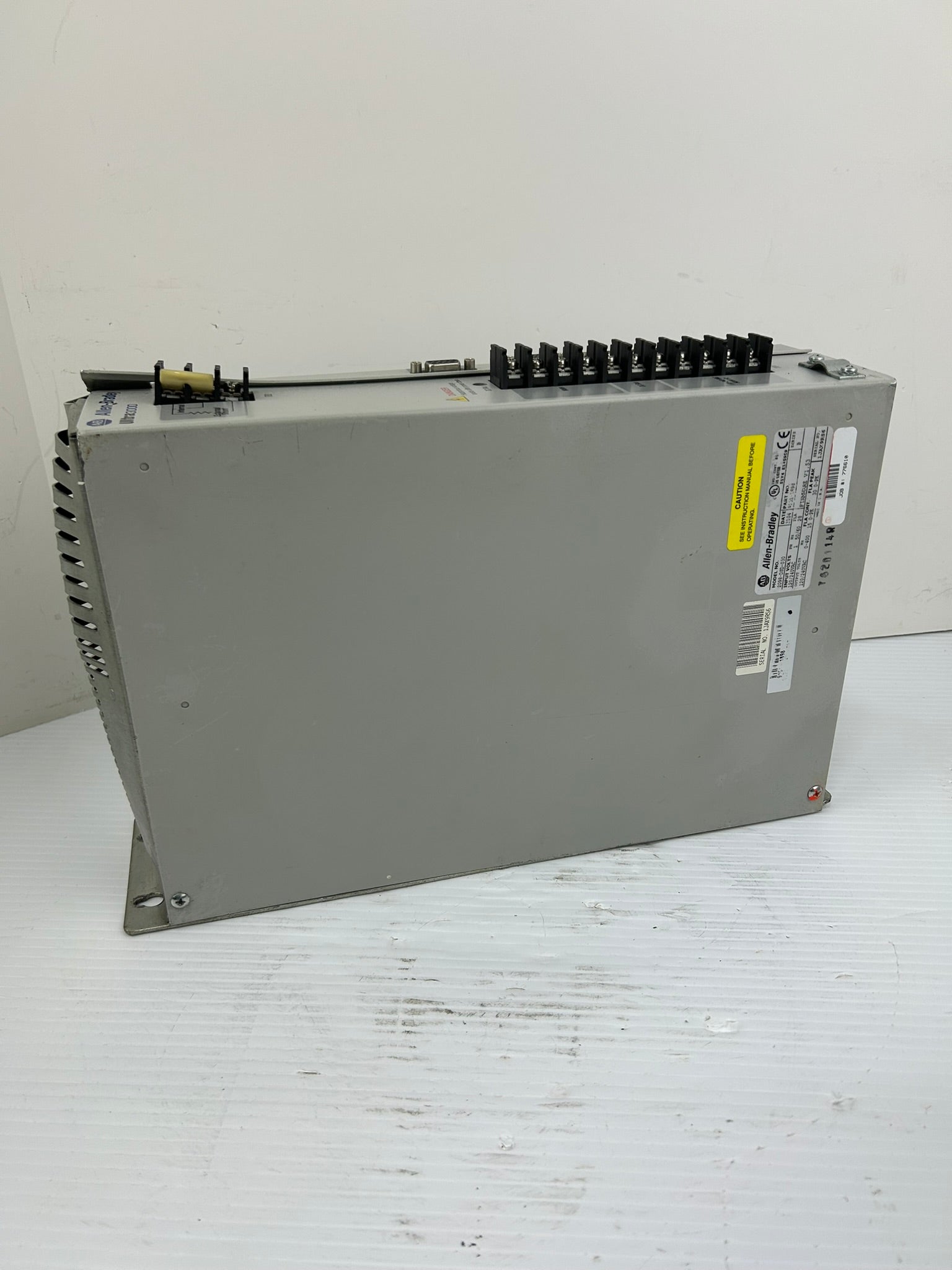 Allen Bradley 2098-DSD-030 Amplifier Drive Ultra 3000 Series B 1 PH