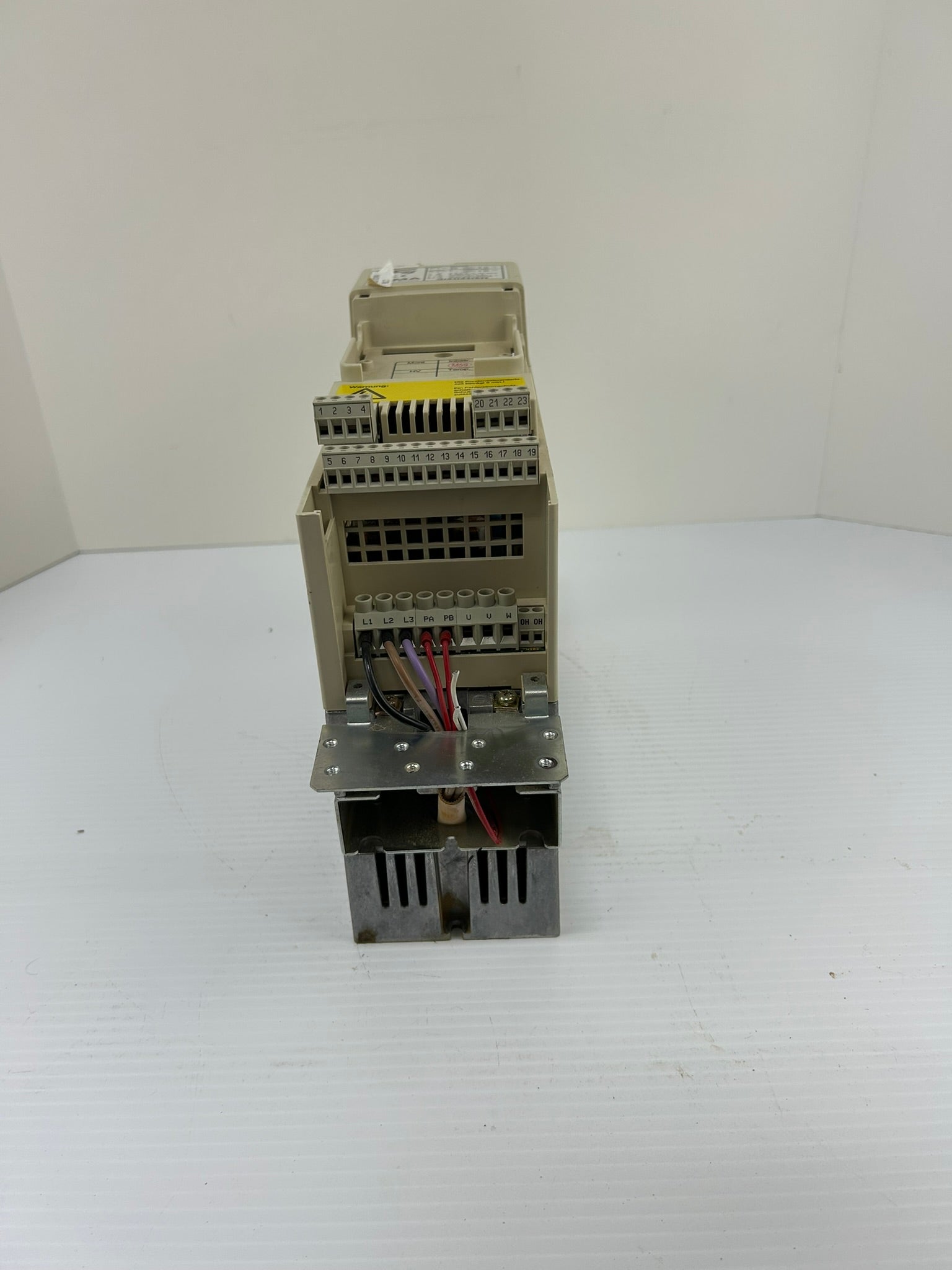 KEB Combivert F4 10.F4.C1D-4M00 V1.4 VFD Inverter Drive 2.2kW 4kVA 3PH