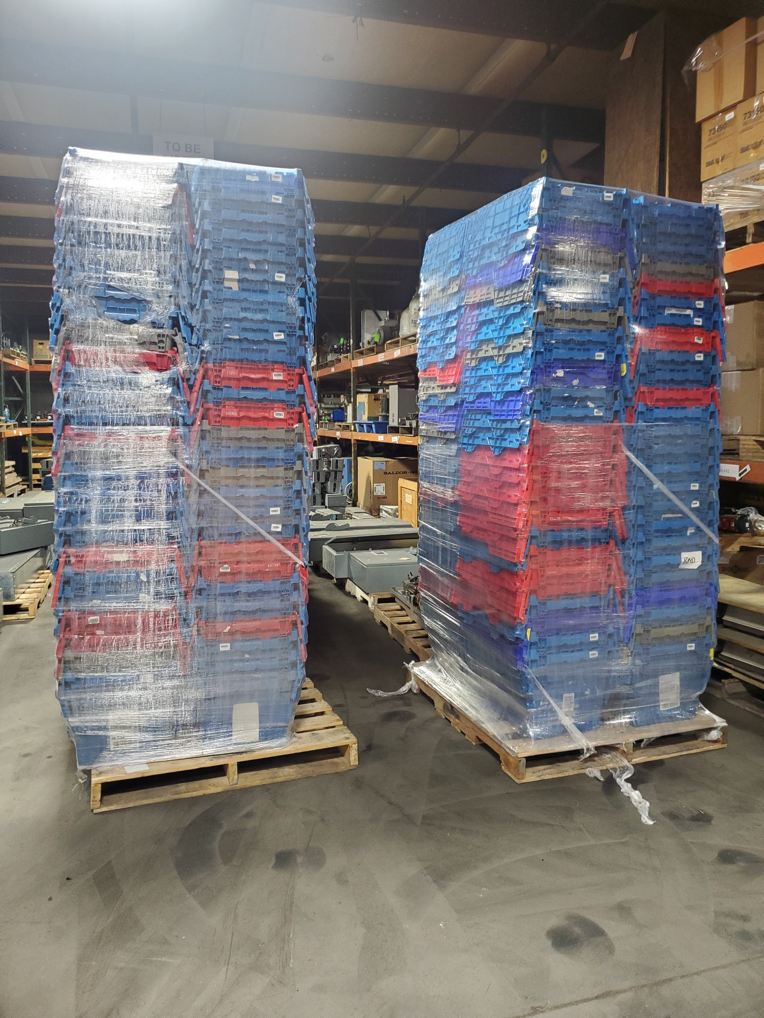 Plastic Totes 19-7/8" x 13-3/4" x 12-1/2" Inside with Built-In Lids - Lot of 50