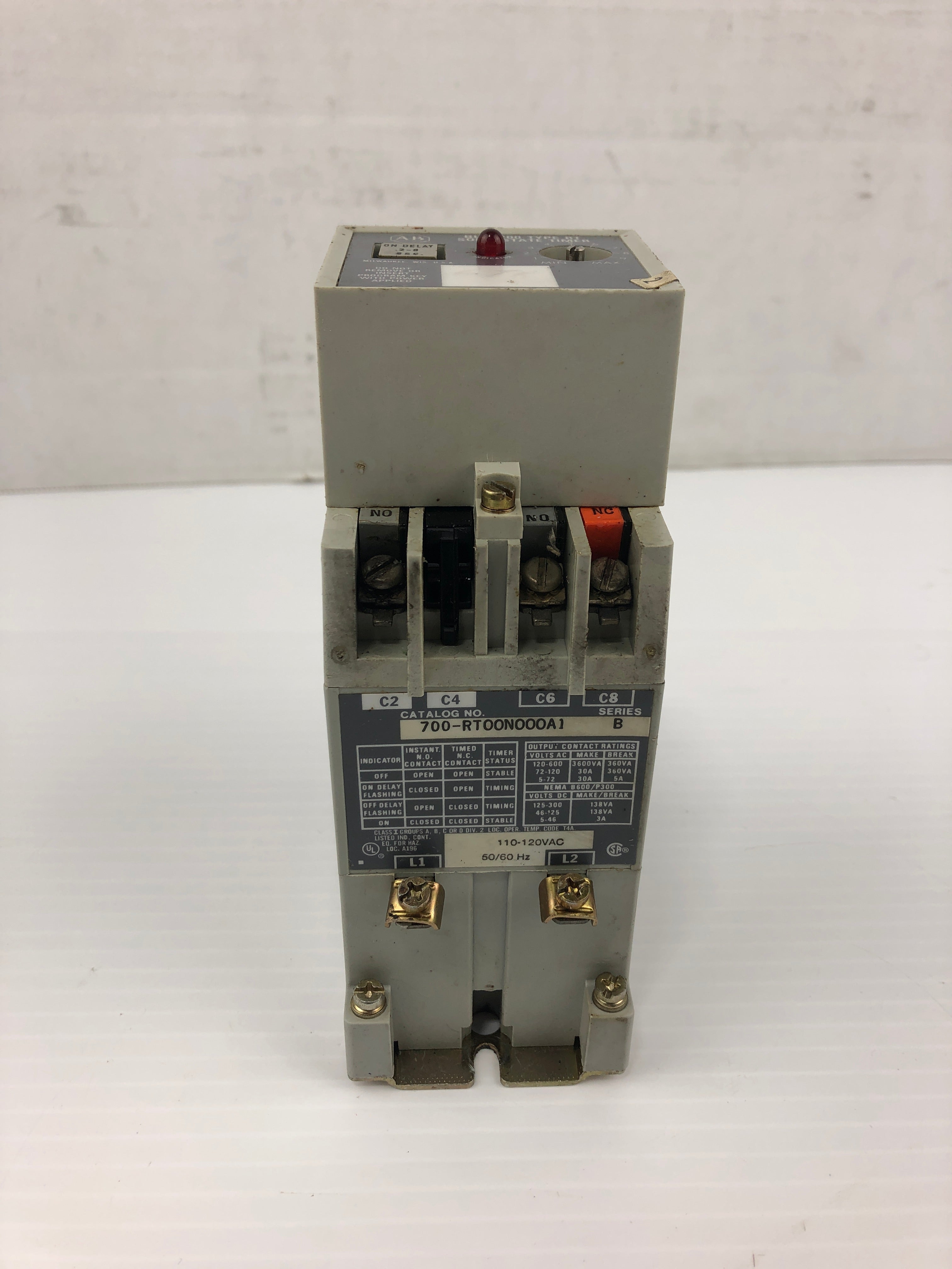 Allen-Bradley 700-RT00N000A1 Solid State Timer Relay Series B 110-120VAC