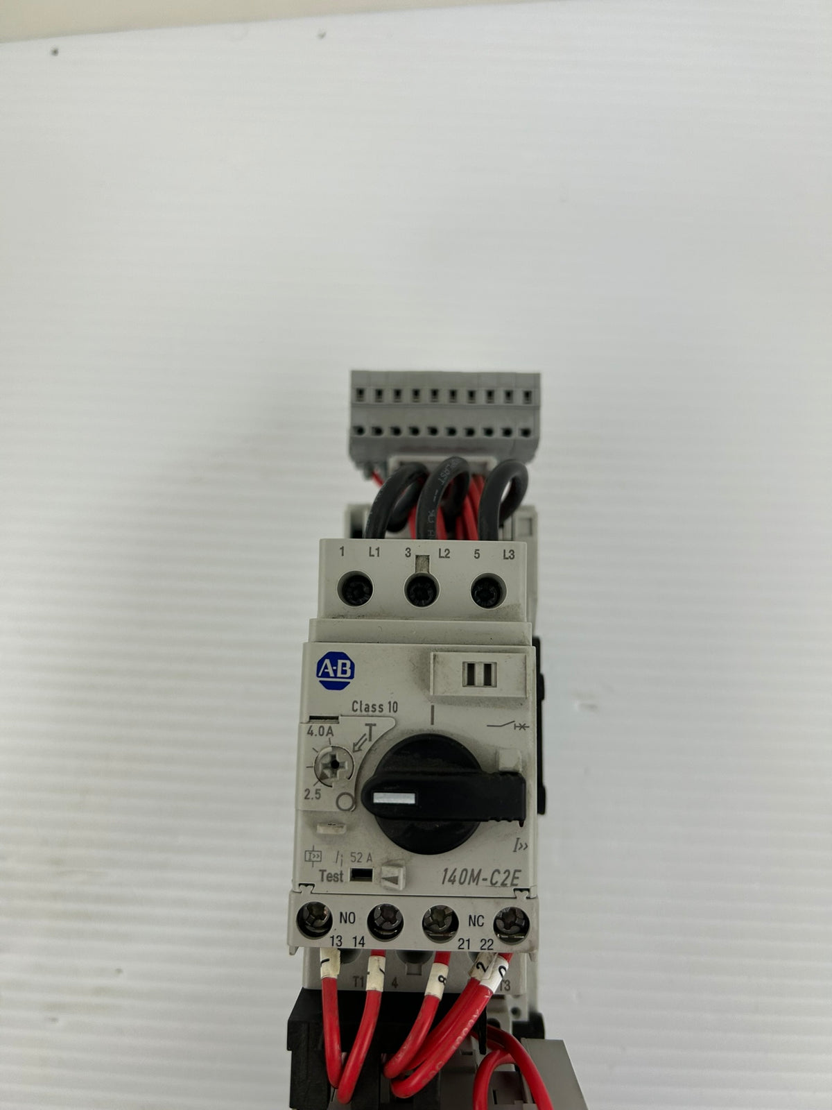 Allen-Bradley 140M-C2E-B40 Motor Starter 100-C09*10 Contactor Assembly 100-S