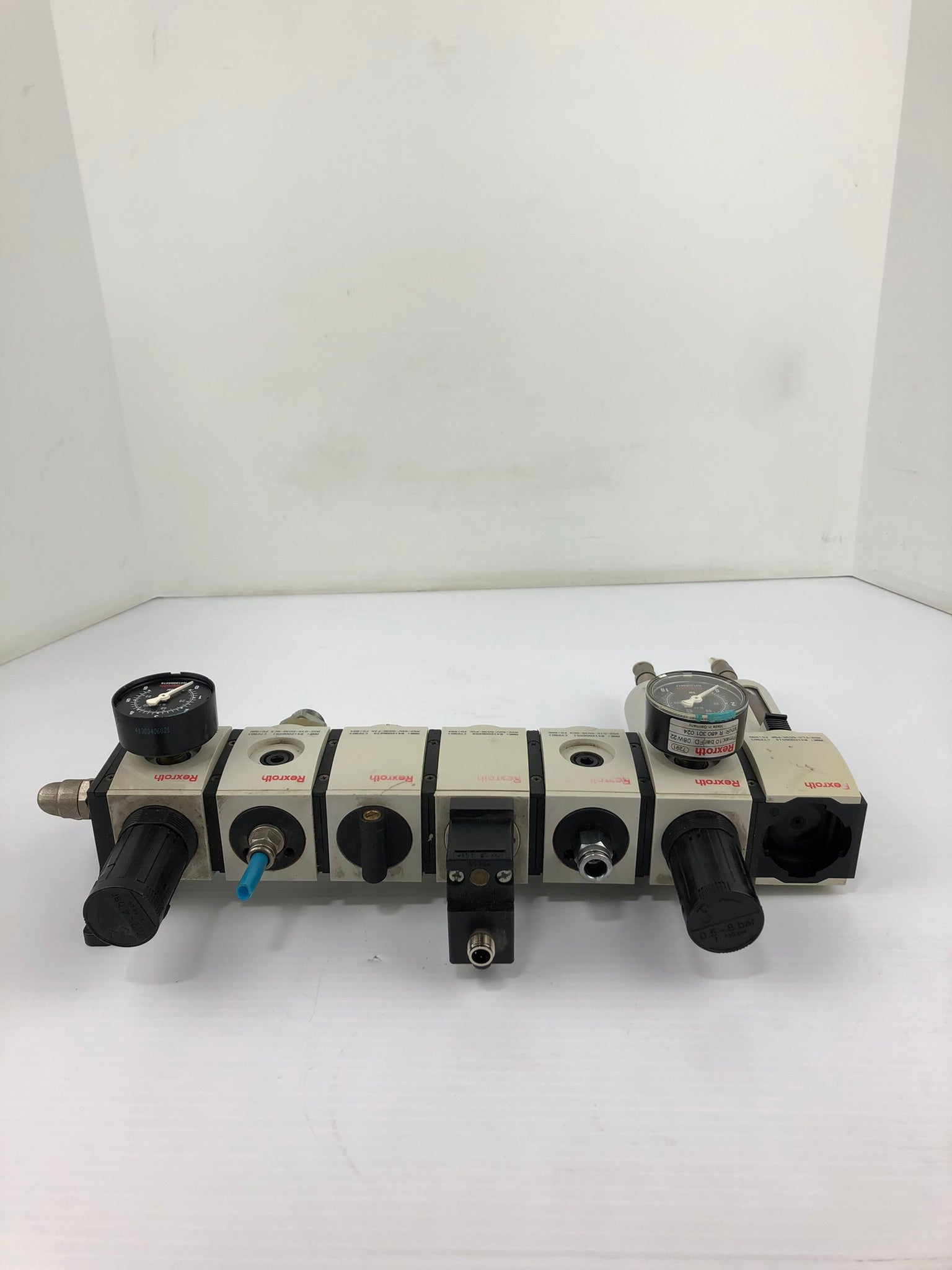 Rexroth Pneumatic Pressure System with Gauges and Lubricators 7290-885